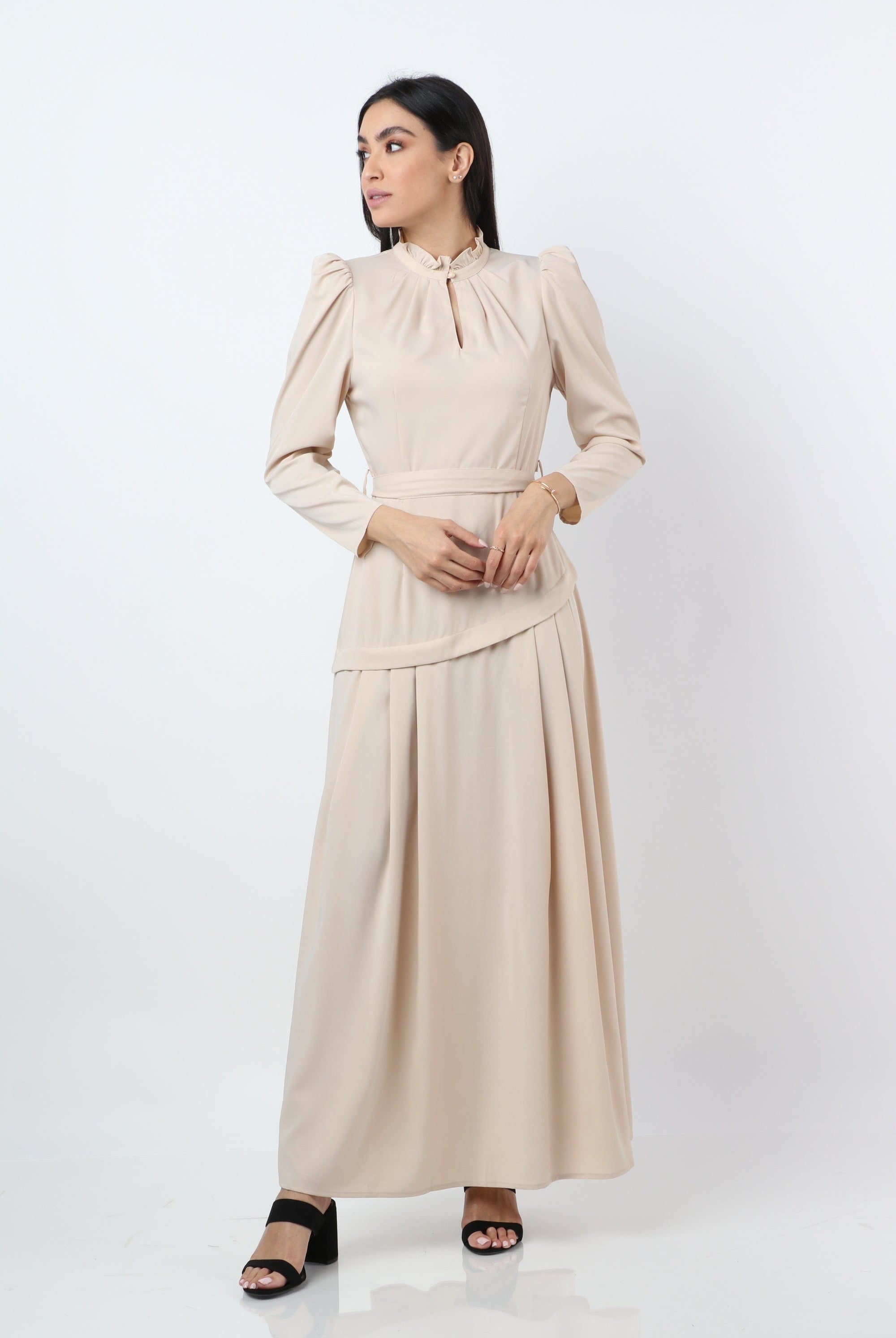 نتشي فستان ماكسي رسمي بياقة دائرية