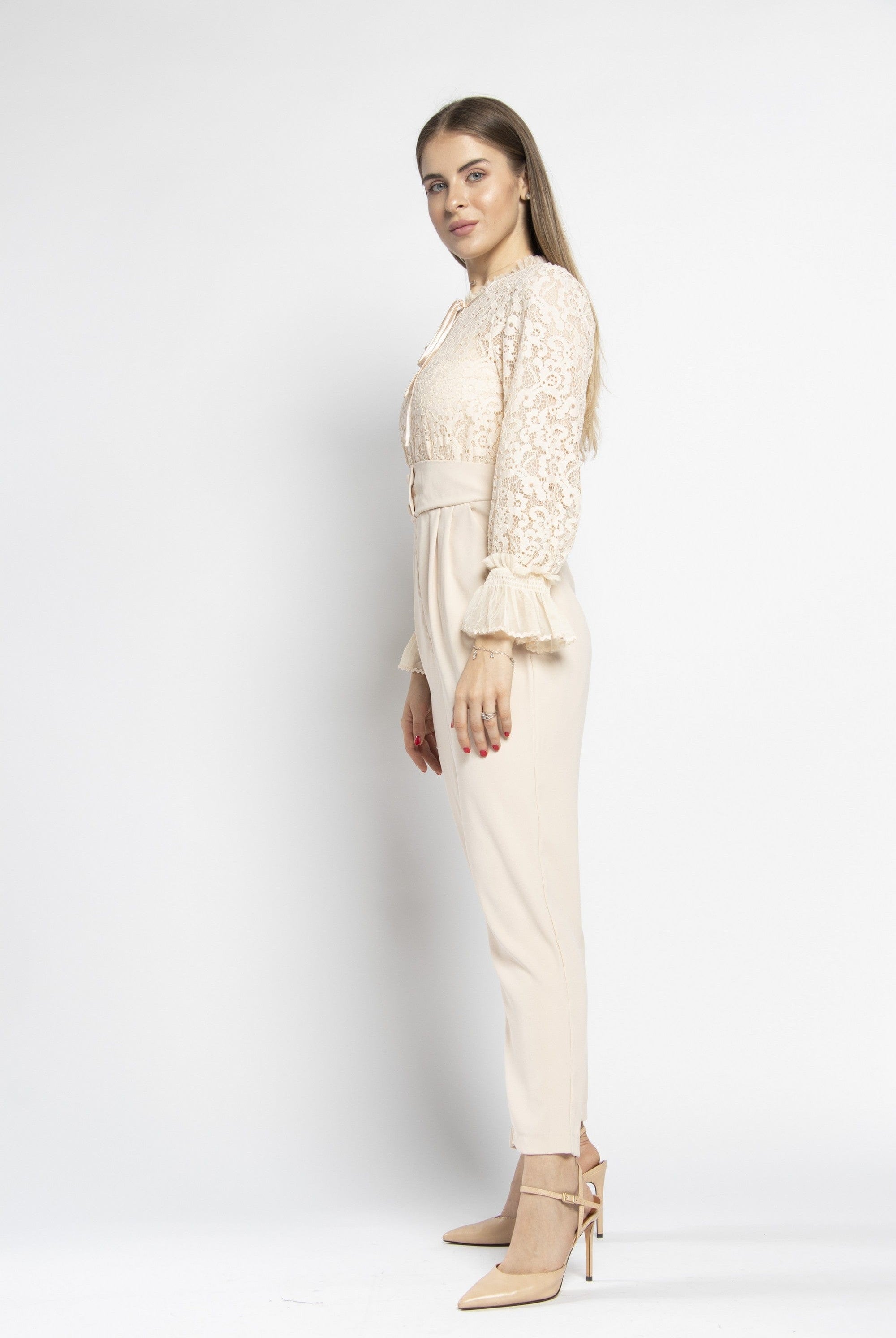 نتشي جمبسوت كم طويل مزين بدانتيل نسائي