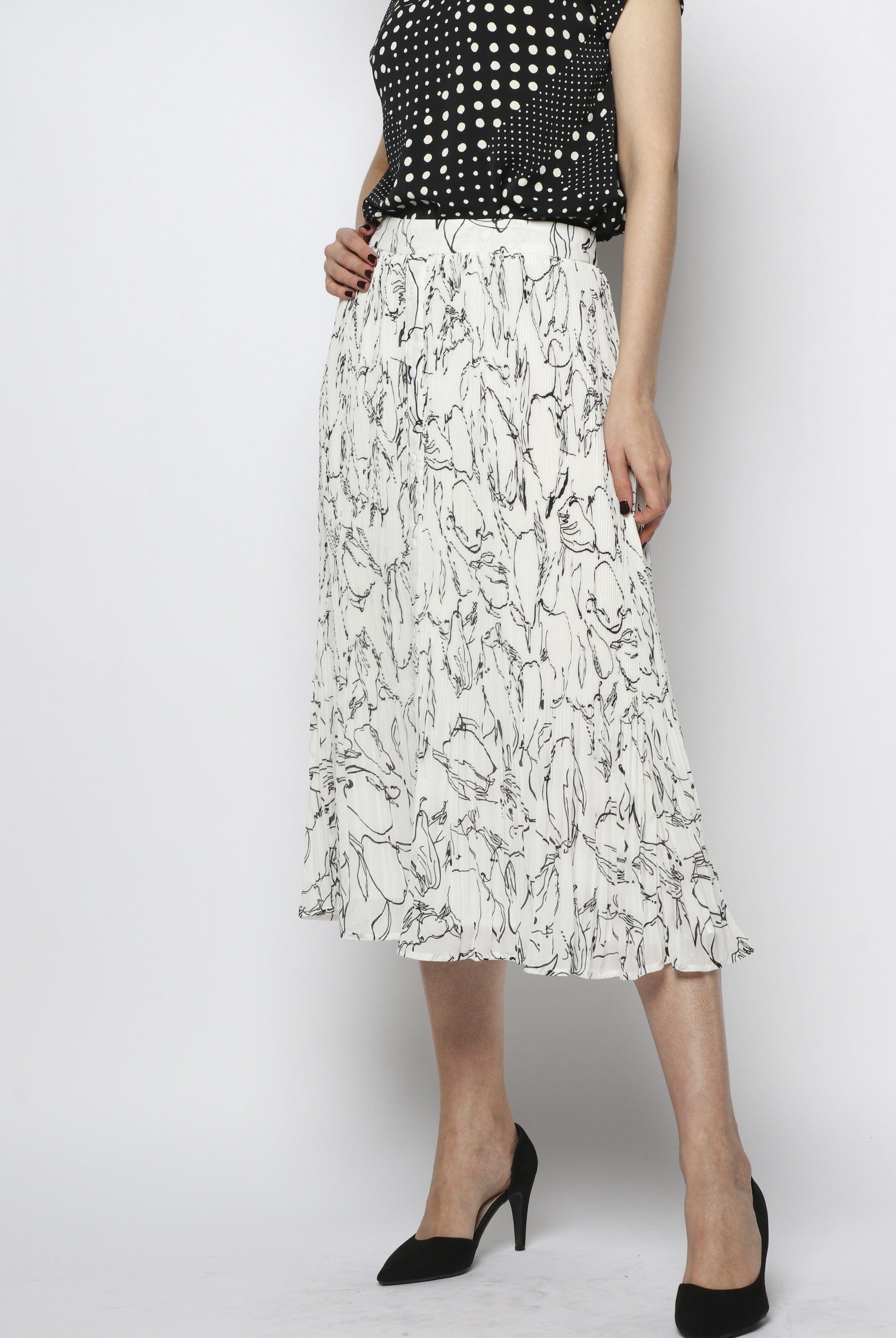 نتشي تنورة ميدي شيفون مزينة بطبعات مزودة بأزرار أمامية