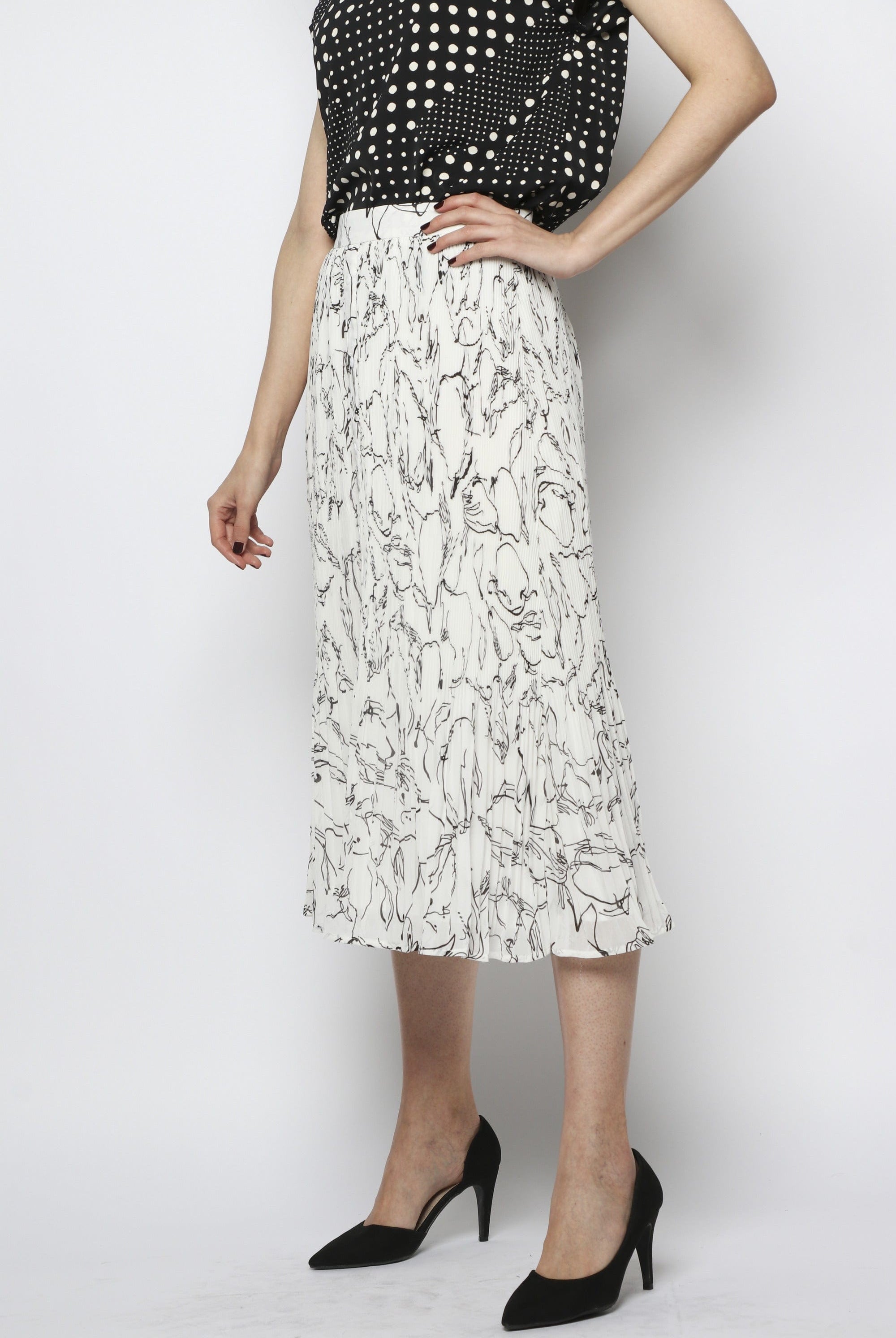 نتشي تنورة ميدي شيفون مزينة بطبعات مزودة بأزرار أمامية