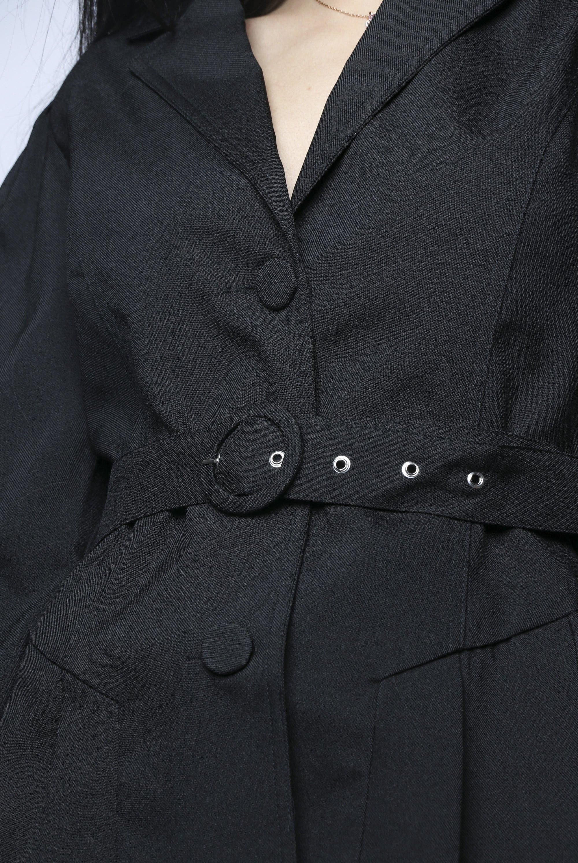 نتشي جاكيت رسمي بأزرار أمامية وحزام وياقة كم طويل نسائي