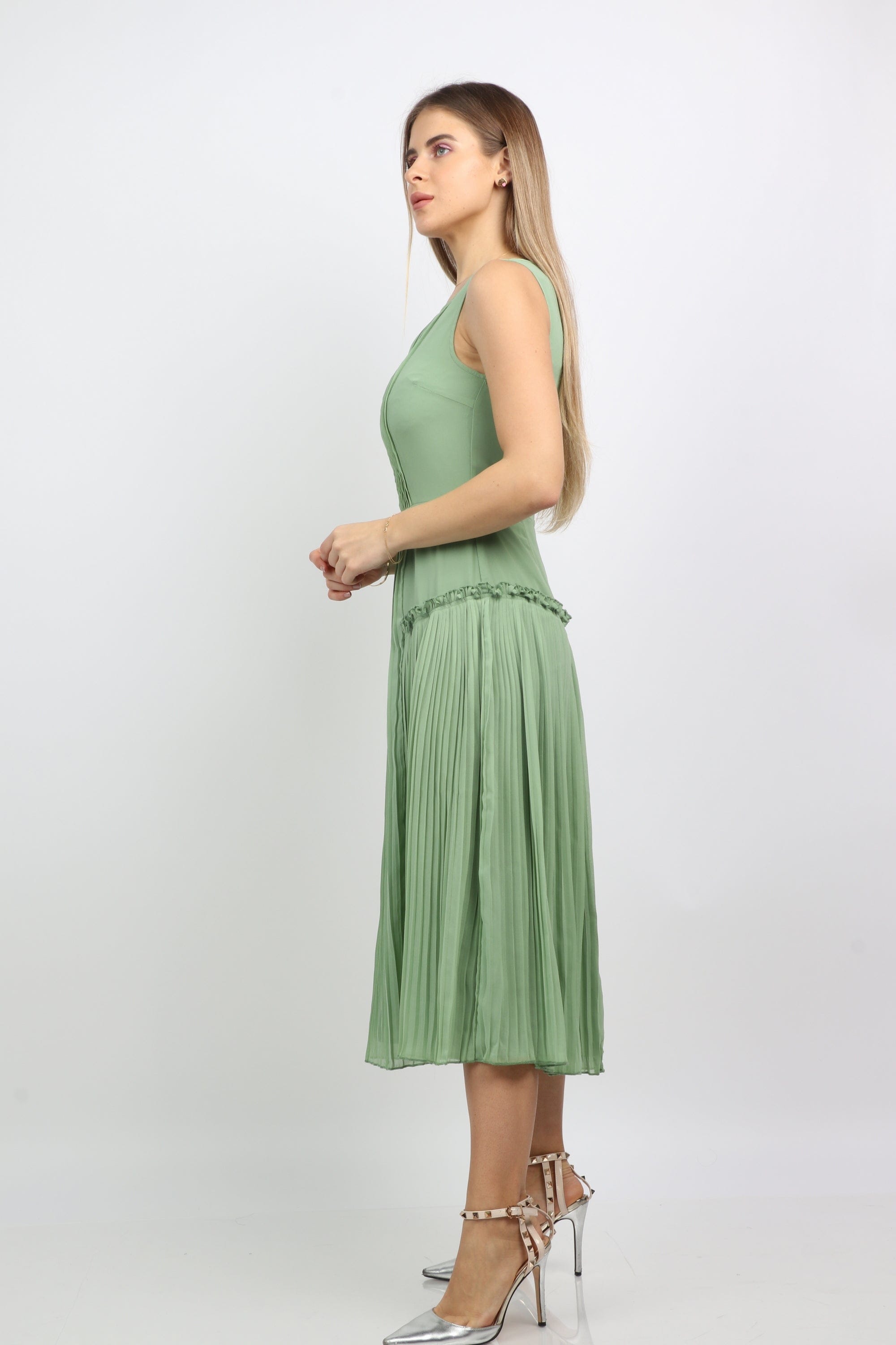 نتشي فستان ميدي بيليسيه سادة فتحة صدر مربعة بدون كم