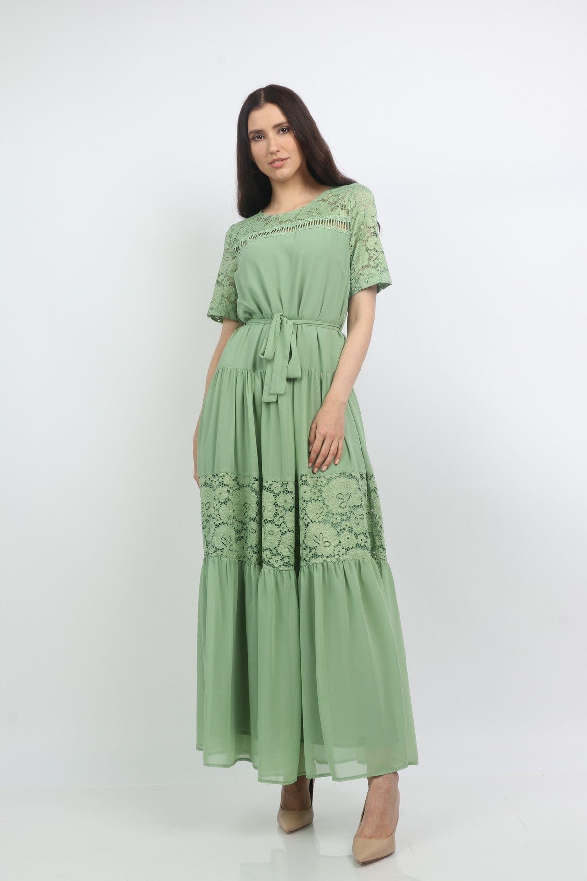 نتشي فستان طويل برباط امامي مزين بدانتيل كم قصير