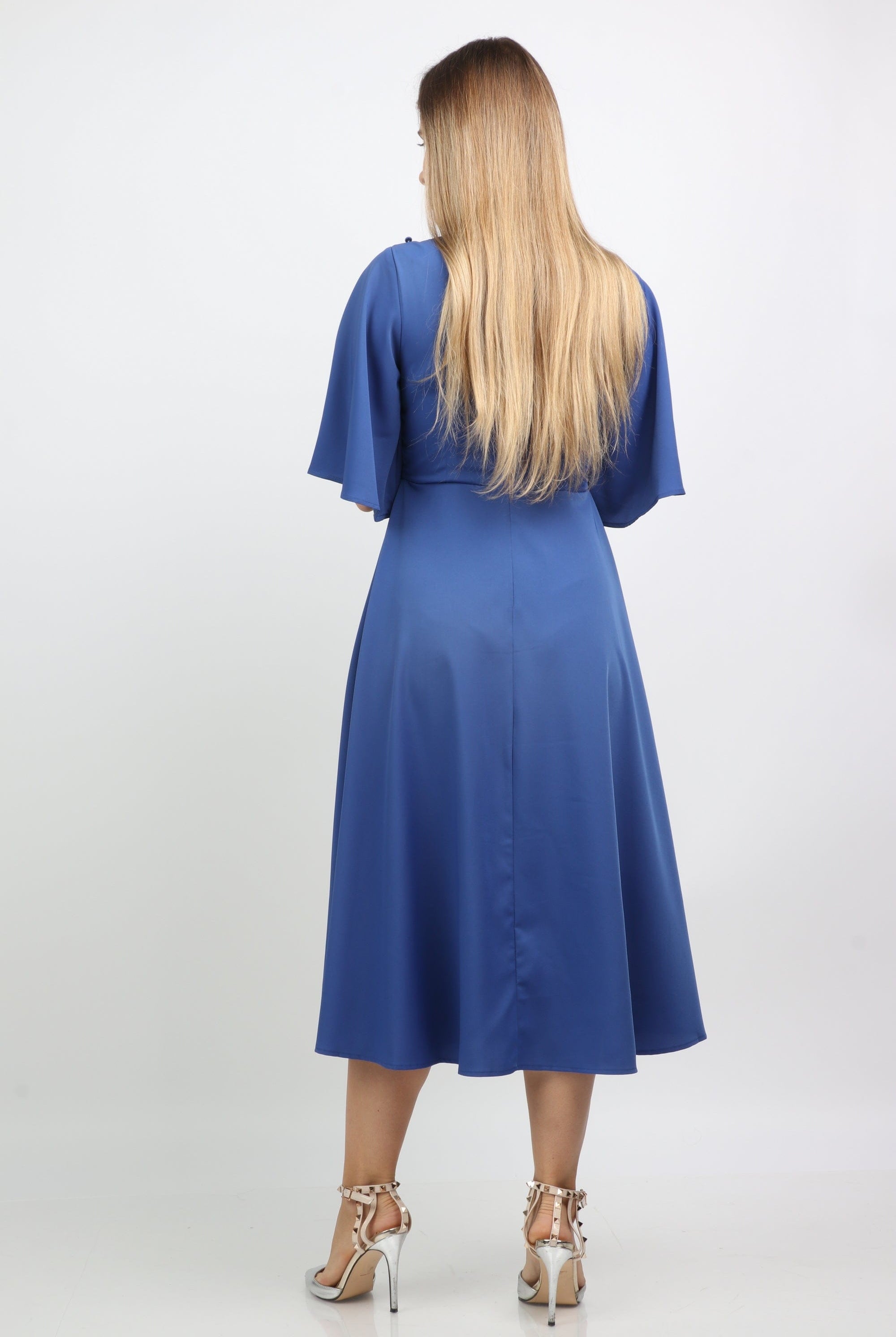 نتشي فستان ميدي سادة كلاسيك كم فراشة قصير