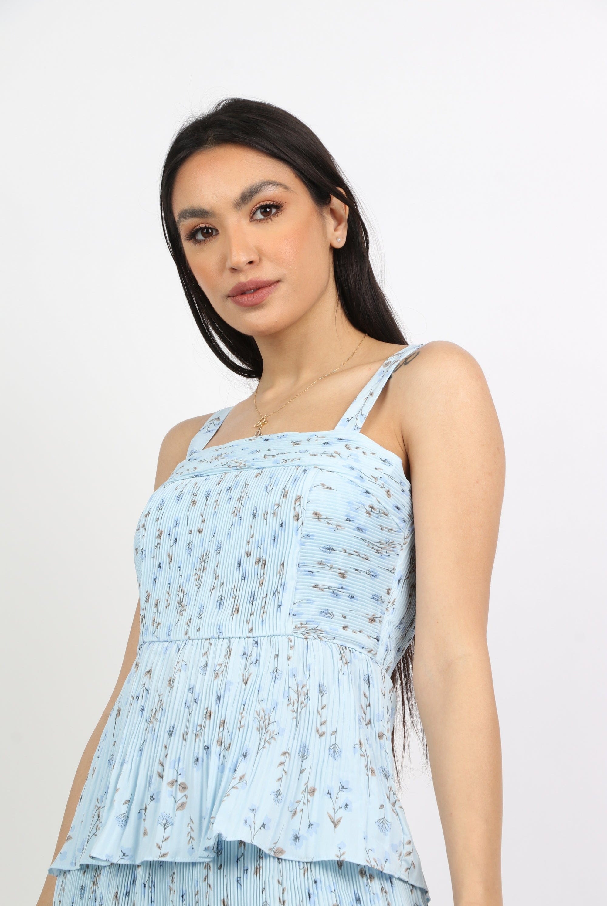 نتشي فستان ميدي بحمالات مشجر طبقات