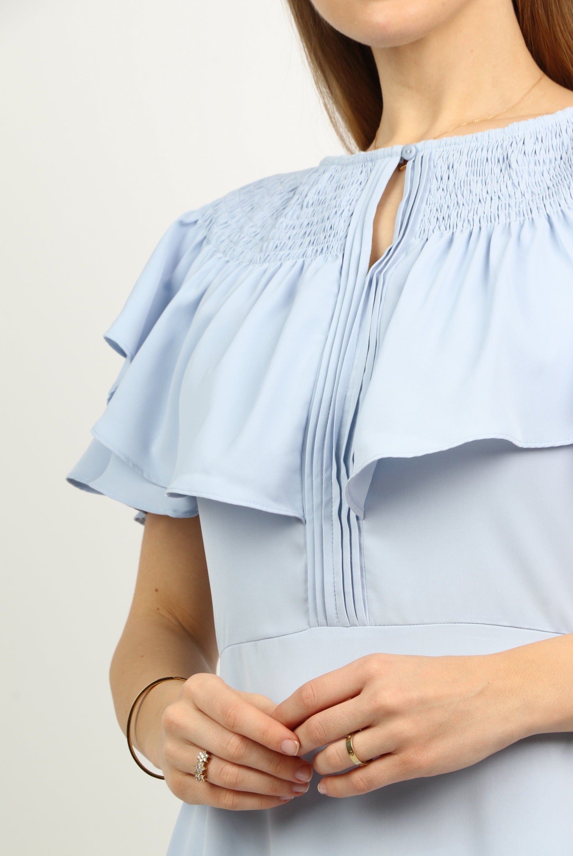 نتشي فستان ميدي فراشة مفتوح من الصدر