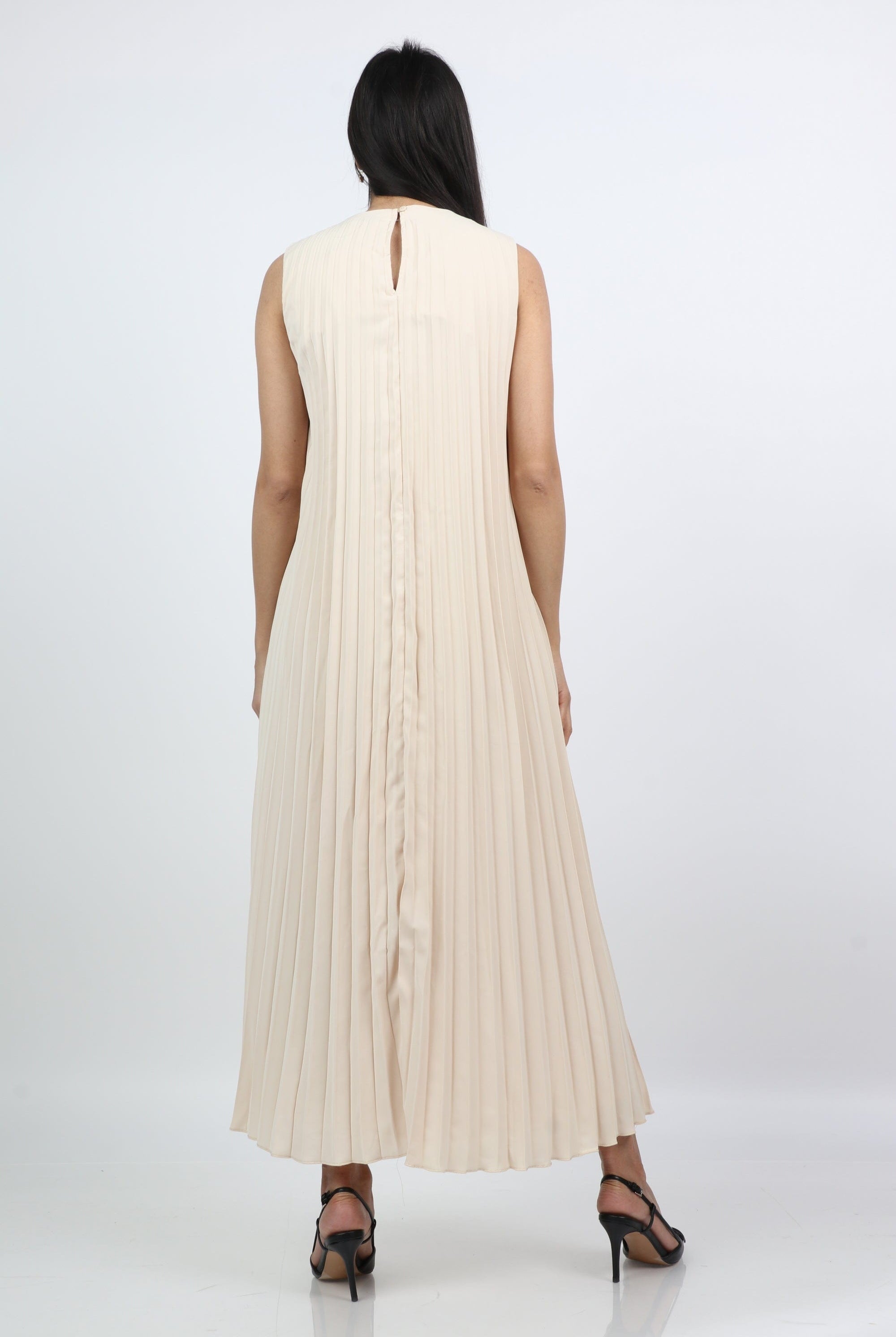 نتشي فستان طويل سهرة بليسيه سادة بدون كم