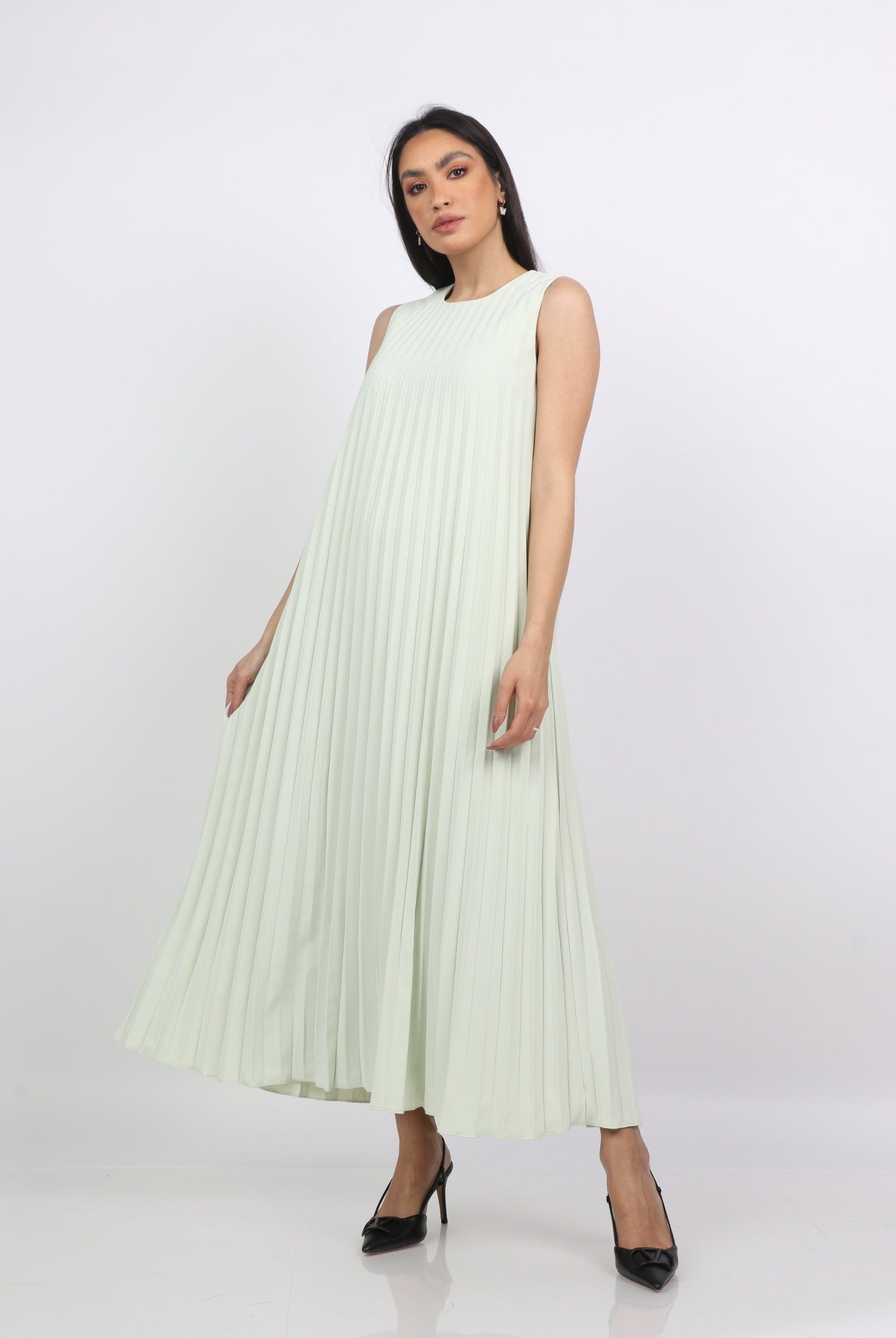 نتشي فستان طويل سهرة بليسيه سادة بدون كم