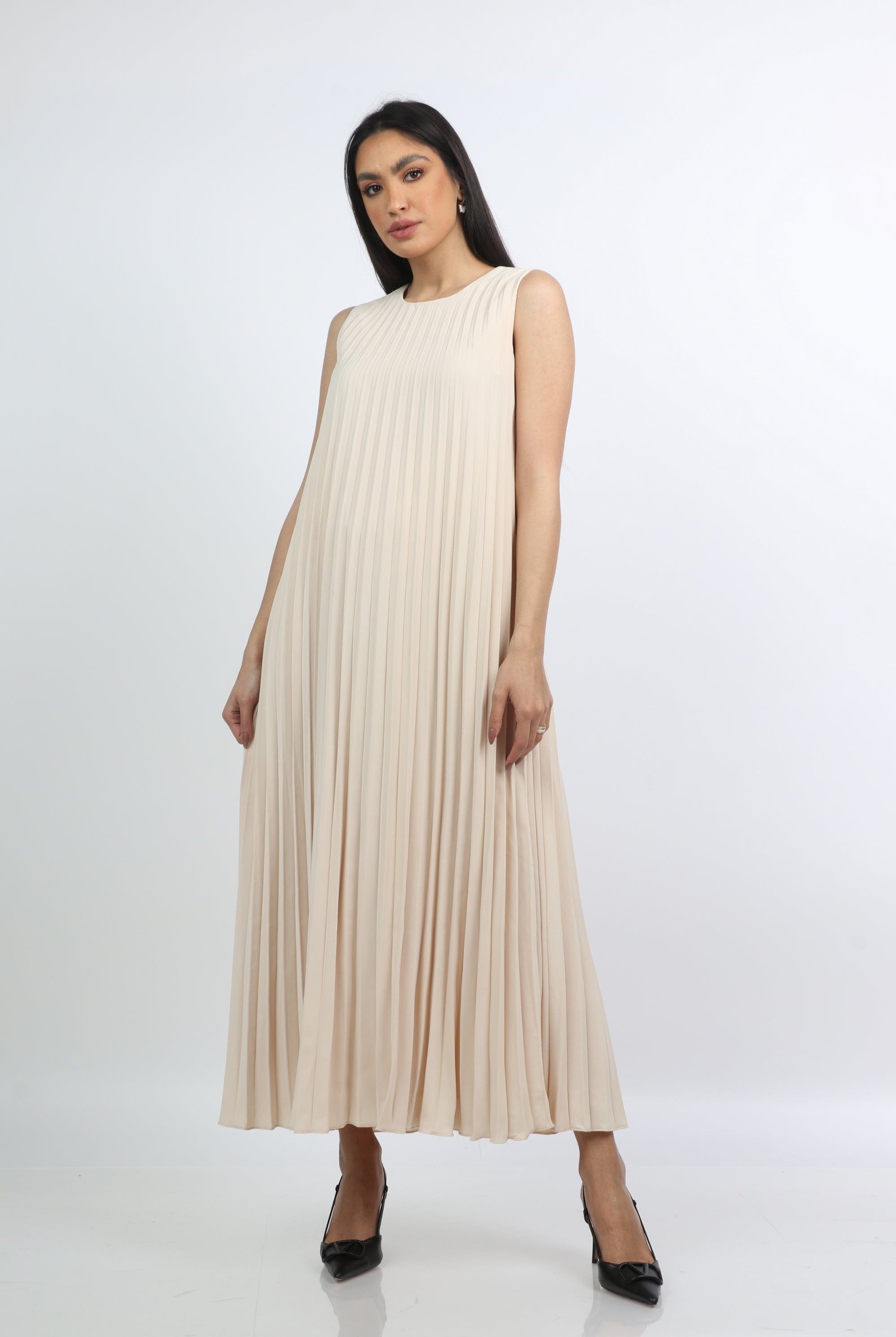 نتشي فستان طويل سهرة بليسيه سادة بدون كم