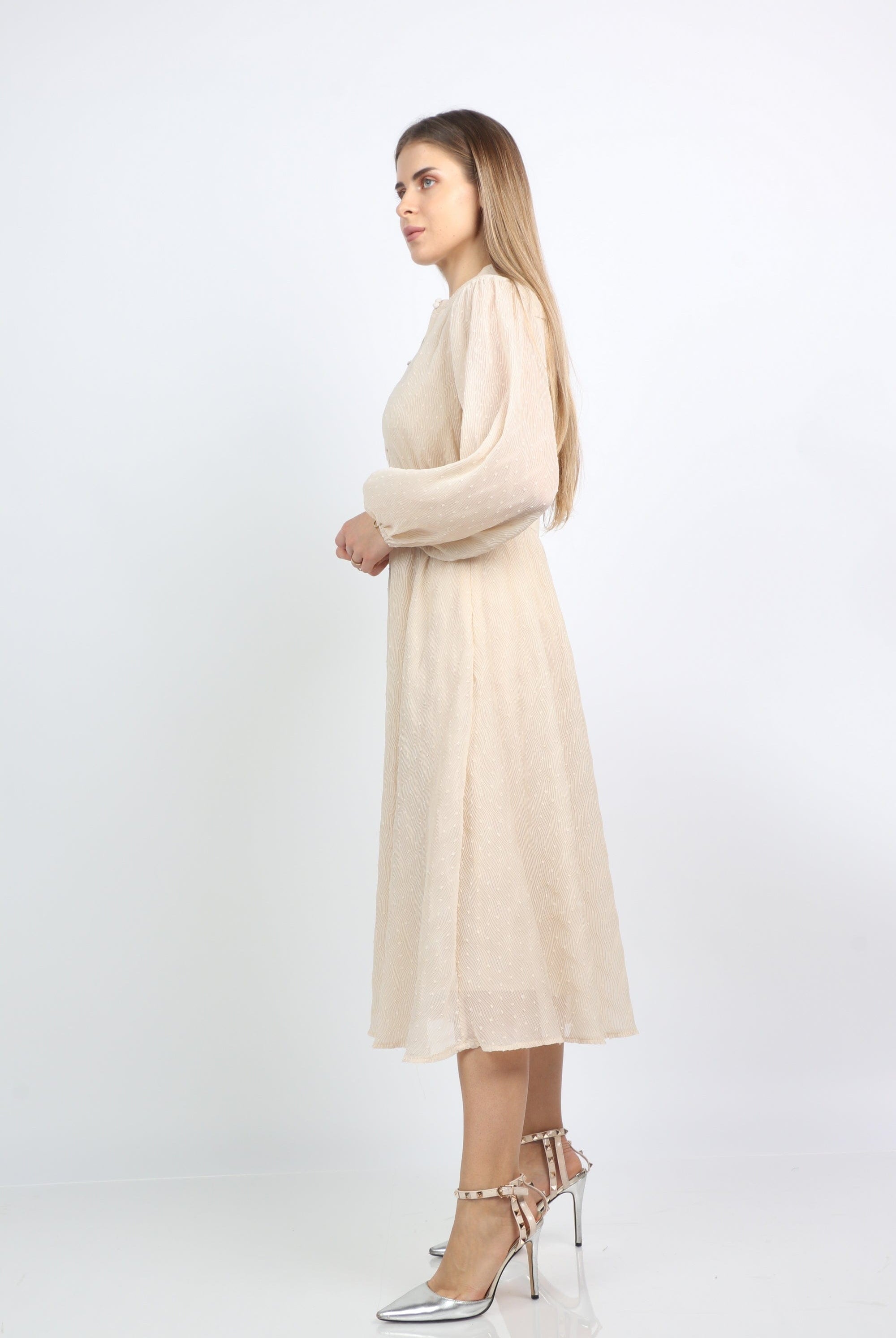 نتشي فستان ميدي بخصر ضيق بأكمام طويلة منفوشة