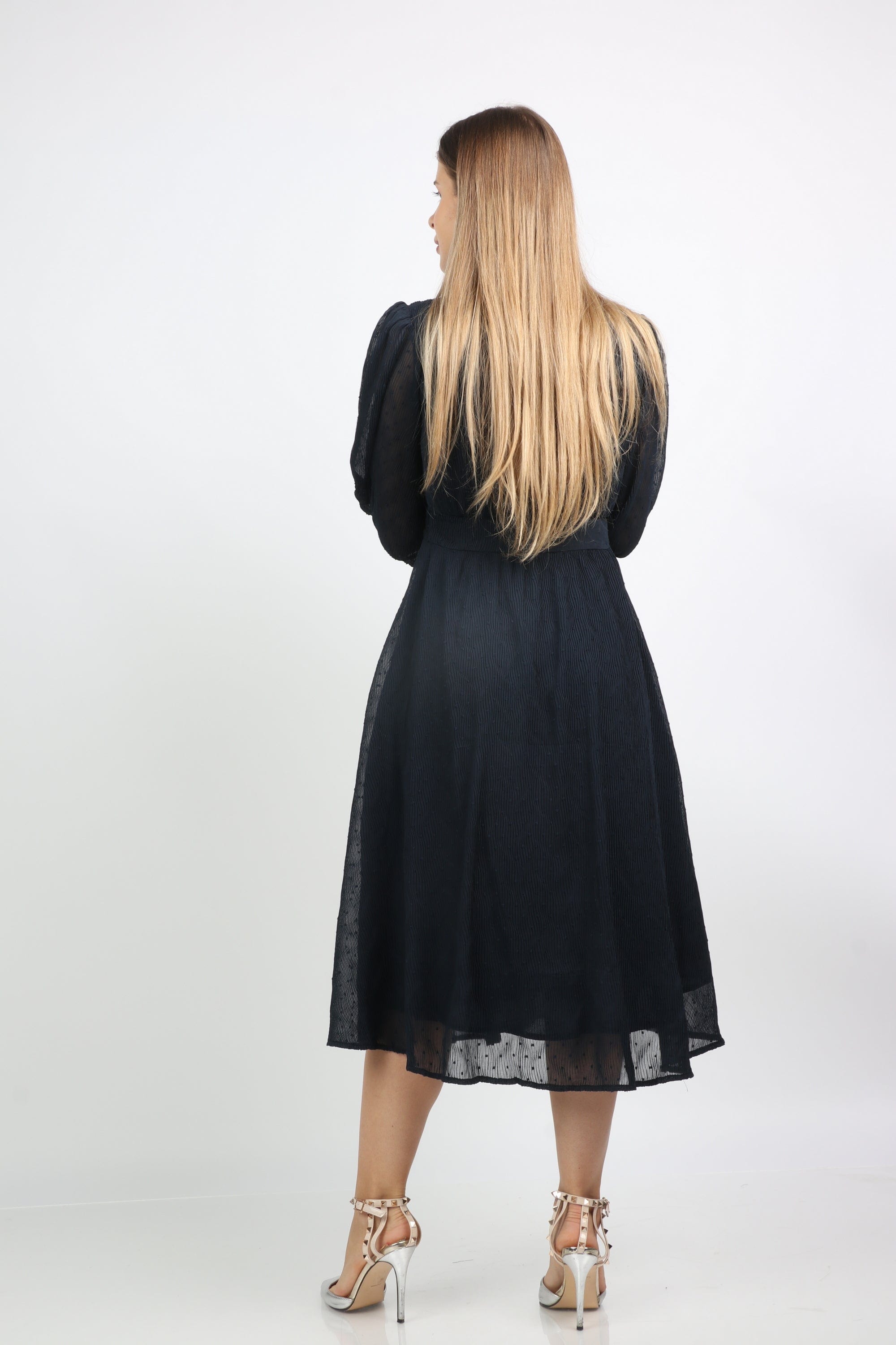 ูุชุดู ูุณุชุงู ู
ูุฏู ุจุฎุตุฑ ุถูู ุจุฃูู
ุงู
ุทูููุฉ ู
ูููุดุฉ