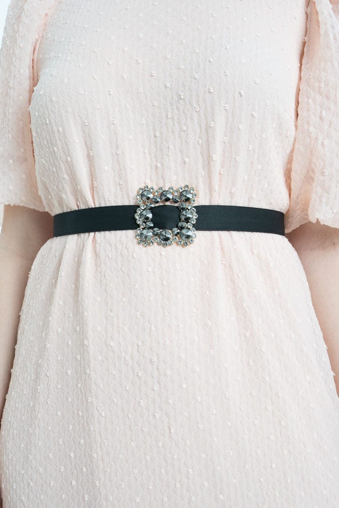 نتشي حزام سادة بتوكة معدنية منقوشة مربعة أسود