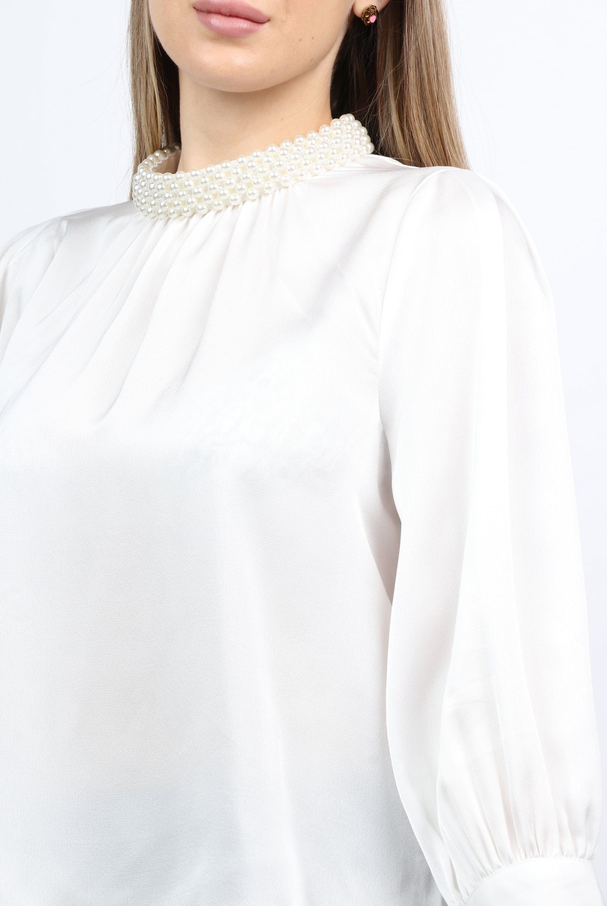 نتشي بلوزة سادة كم طويل بف وياقة مطرزة نسائي