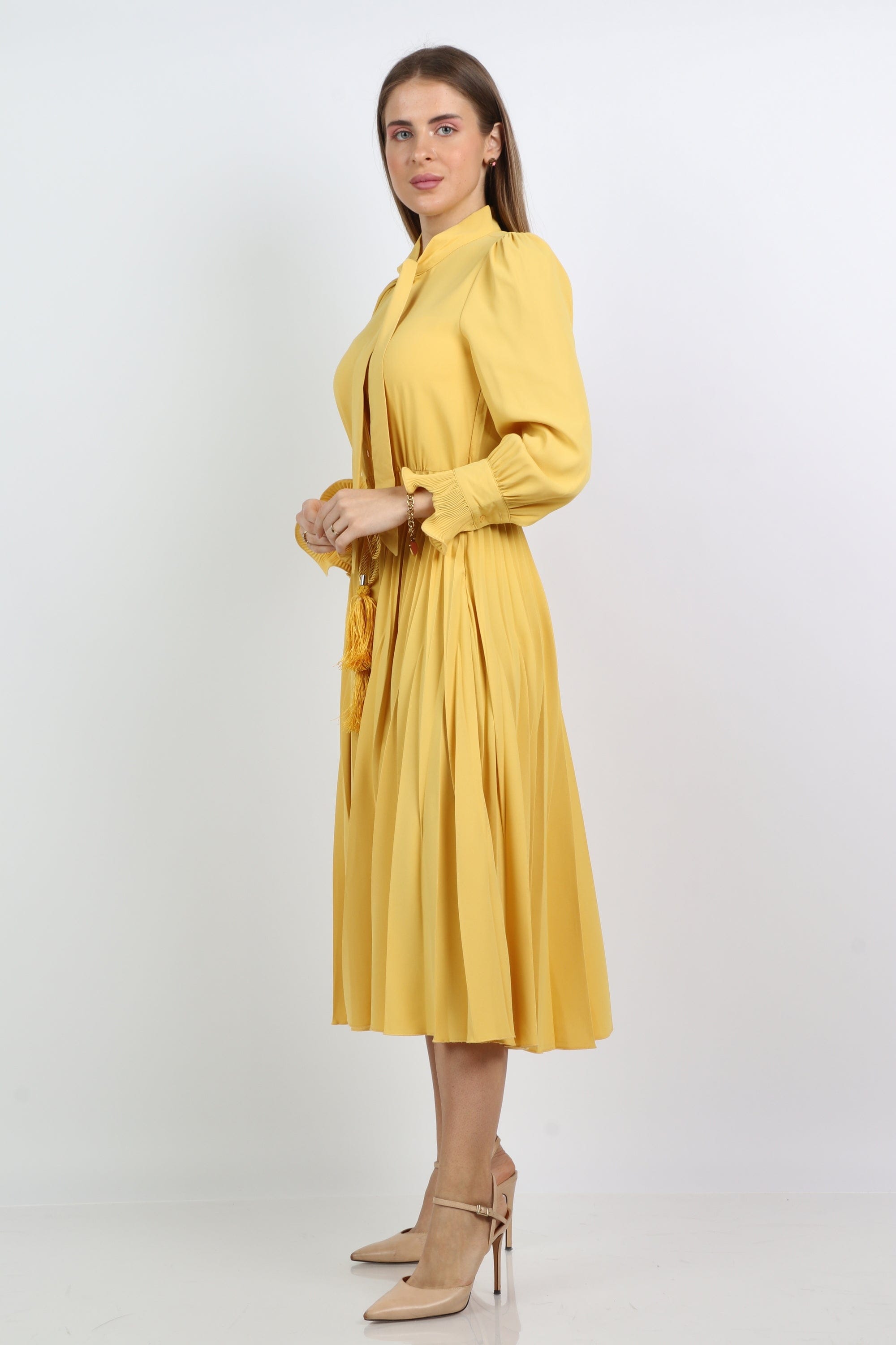 نتشي فستان ميدي بحزام خصر بأكمام طويلة