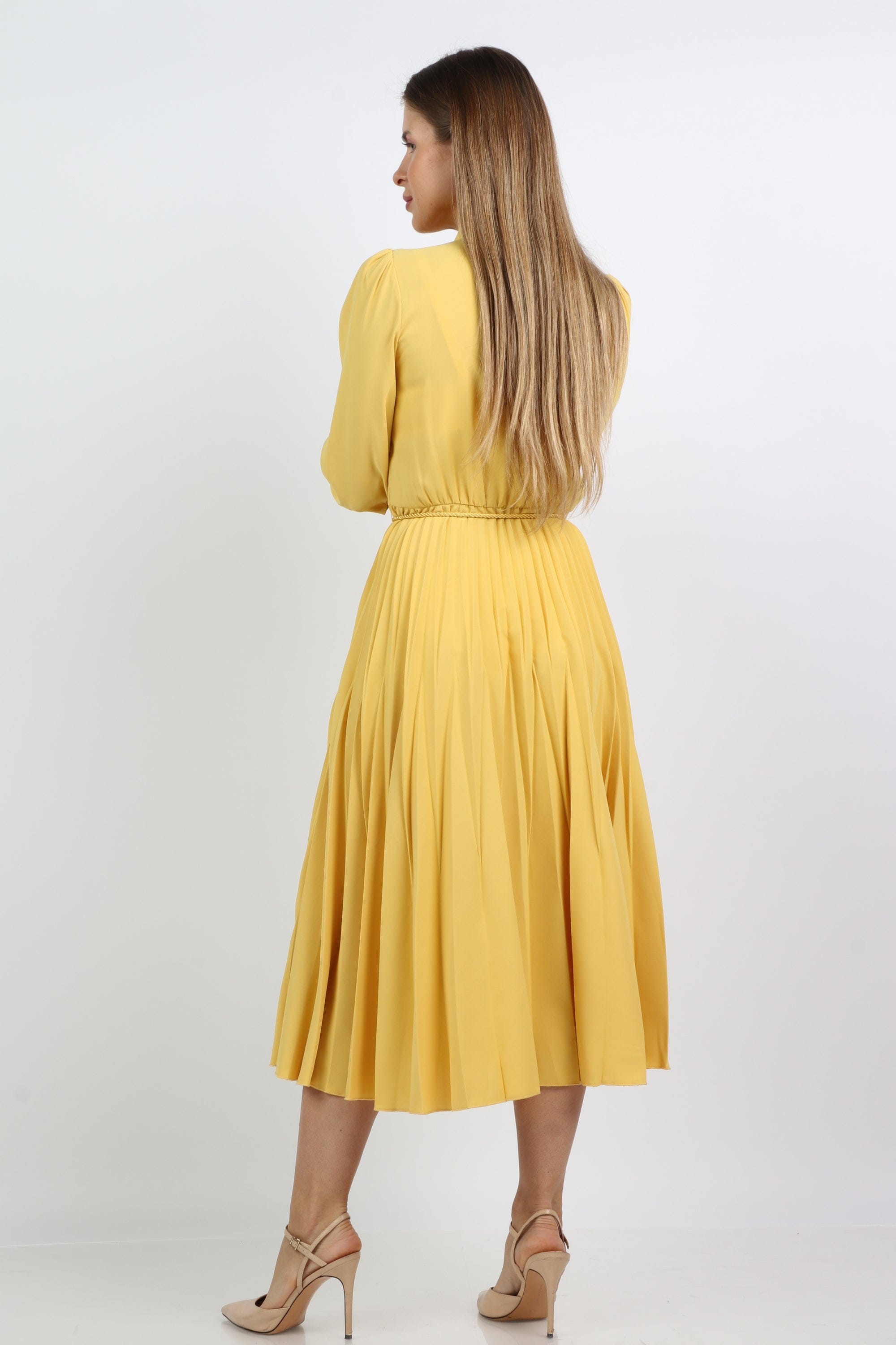 نتشي فستان ميدي بحزام خصر بأكمام طويلة