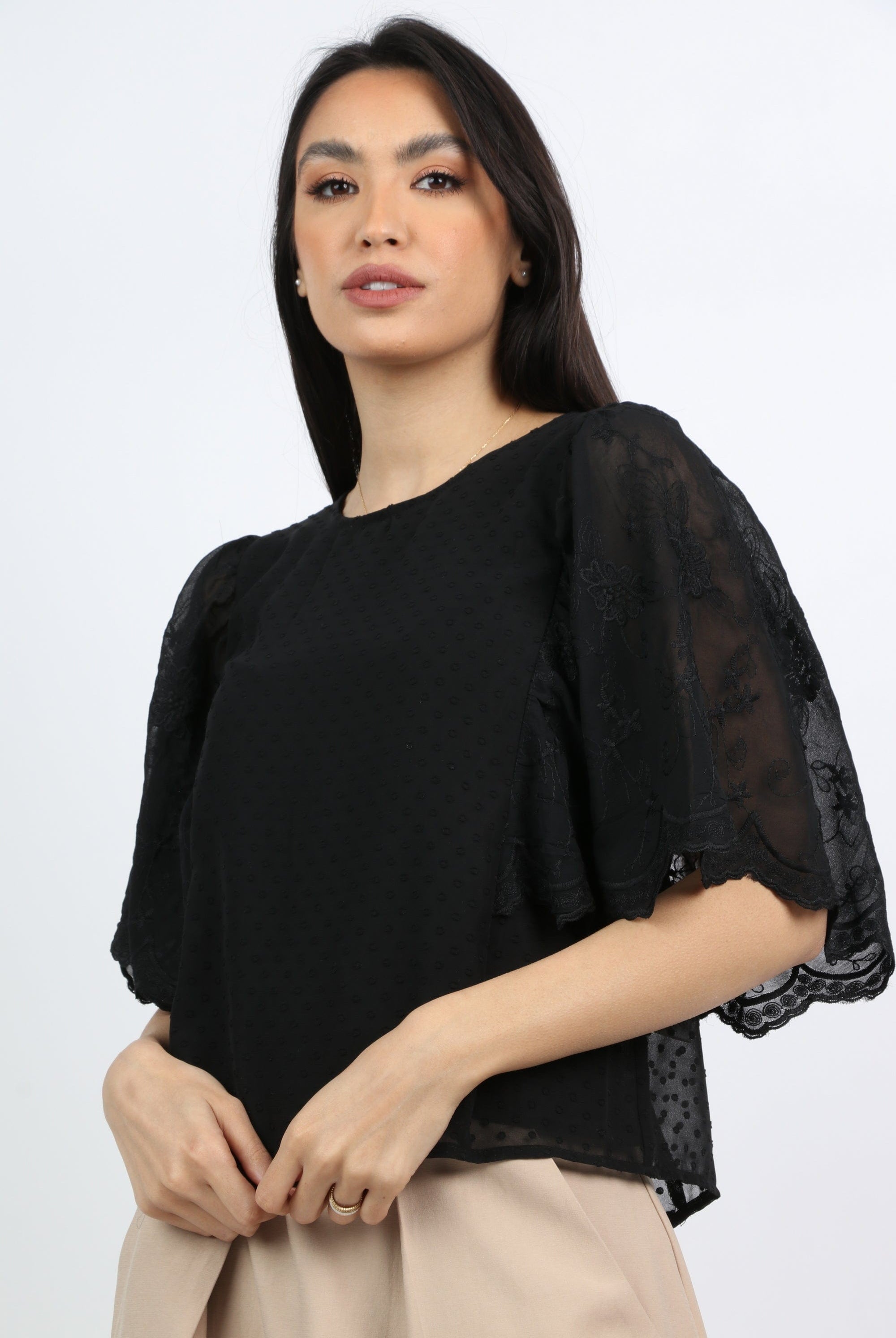 نتشي بلوزة نسائية بأكمام شيفون فراشة