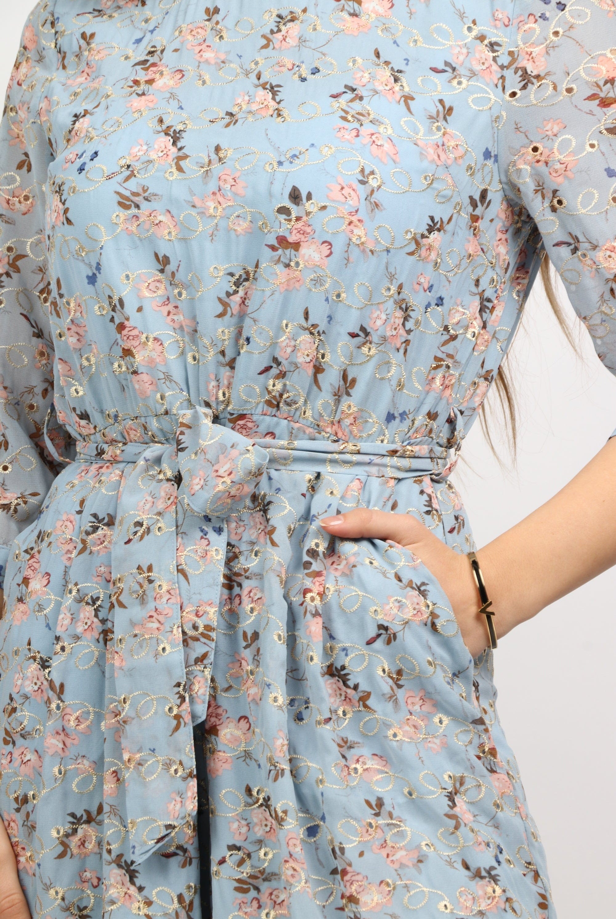 نتشي جمبسوت مشجر مخصر مقفول 3/4 كم بحزام وبنطال طويل نسائي