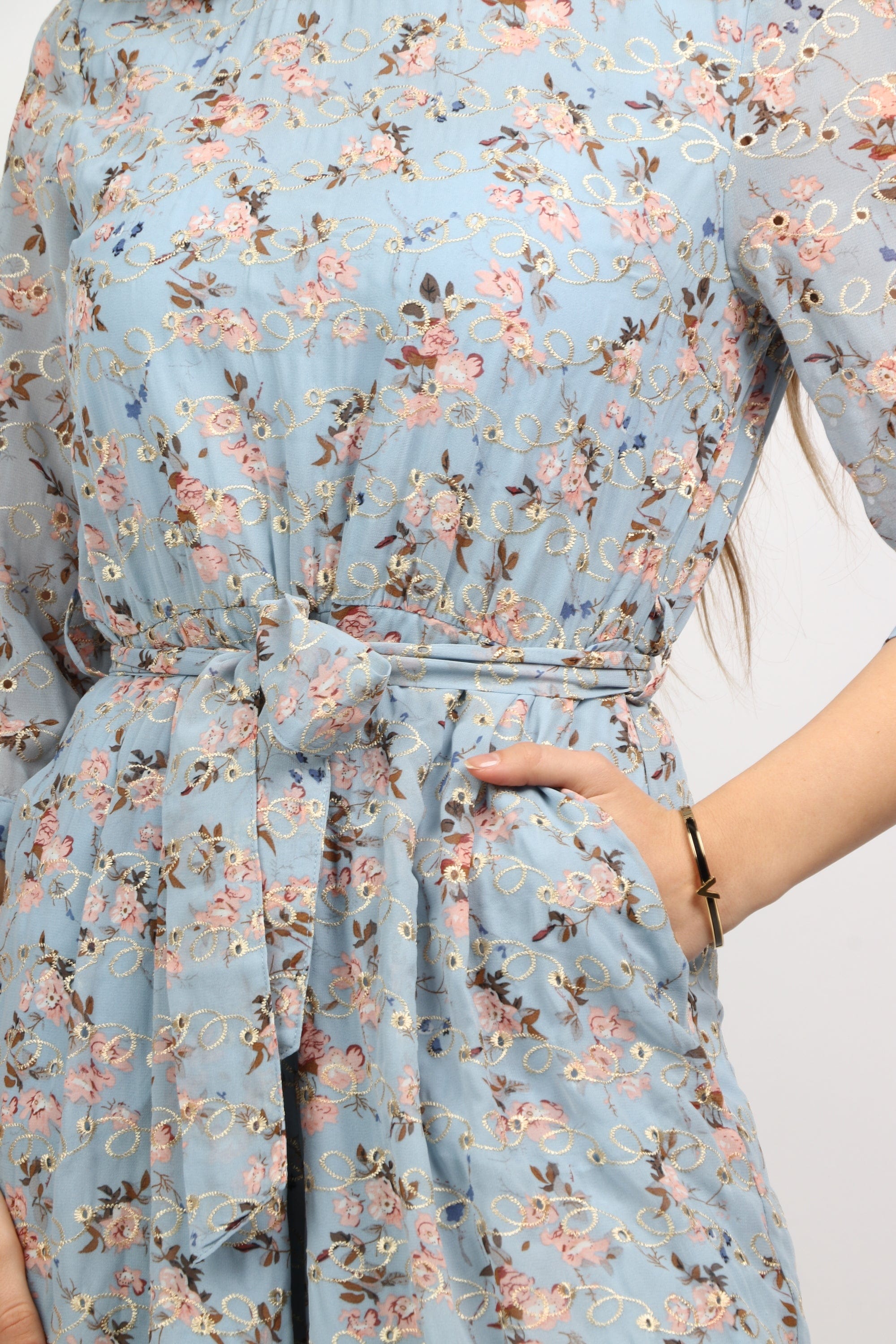 نتشي جمبسوت مشجر مخصر مقفول 3/4 كم بحزام وبنطال طويل نسائي