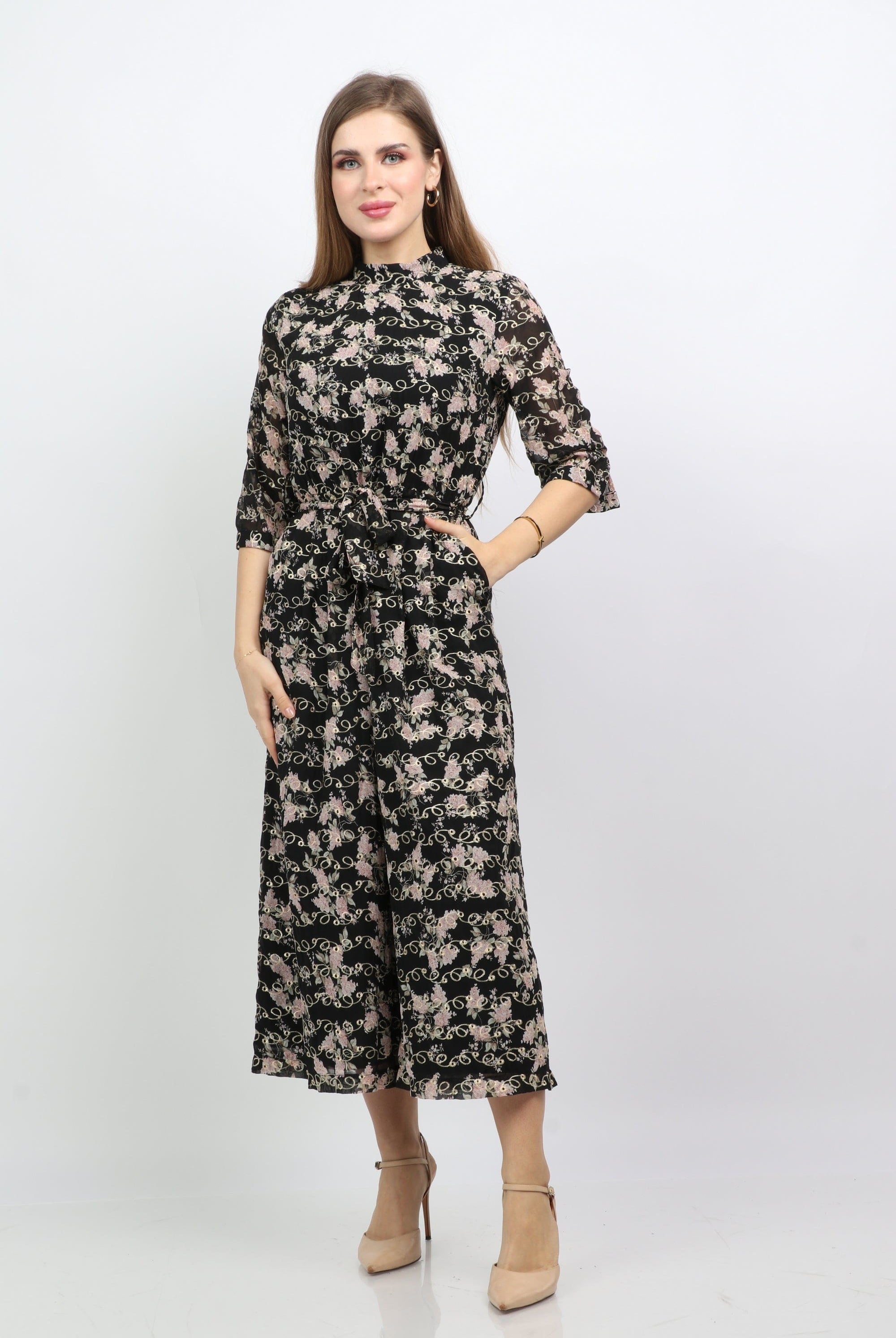 نتشي جمبسوت مشجر مخصر مقفول 3/4 كم بحزام وبنطال طويل نسائي