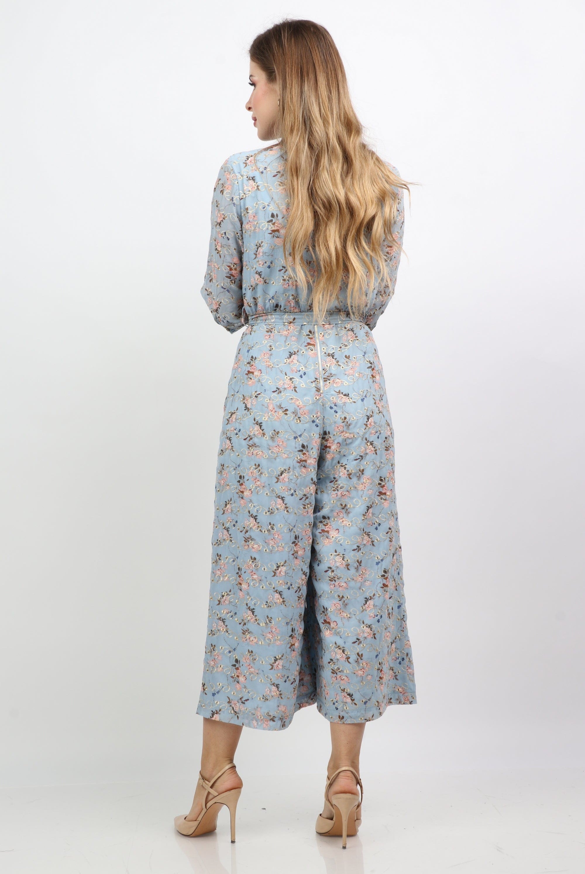 نتشي جمبسوت مشجر مخصر مقفول 3/4 كم بحزام وبنطال طويل نسائي