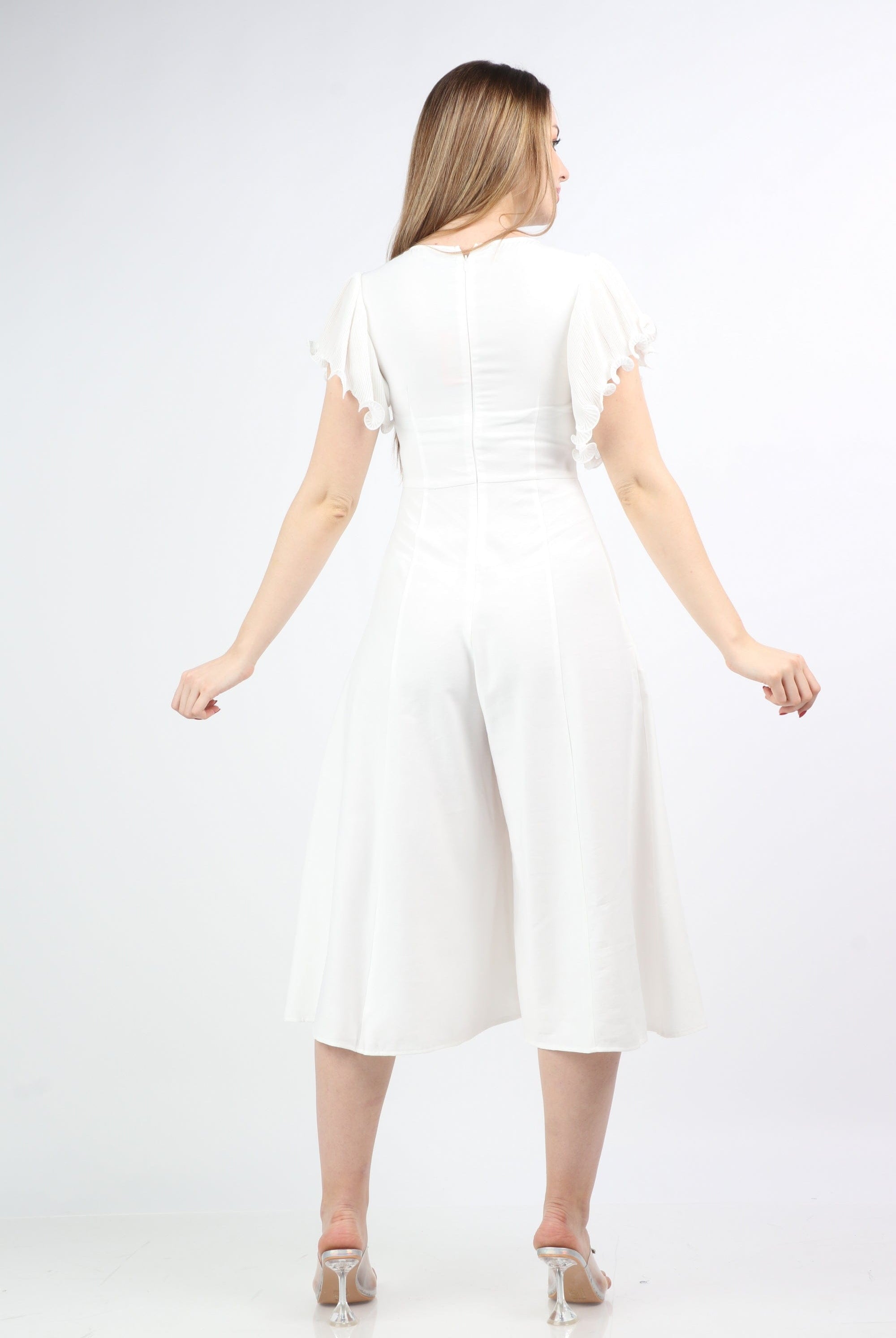 نتشي جمبسوت مخصرة كم قصير مكشكش بنلطون قصير واسع بجيوب نسائي