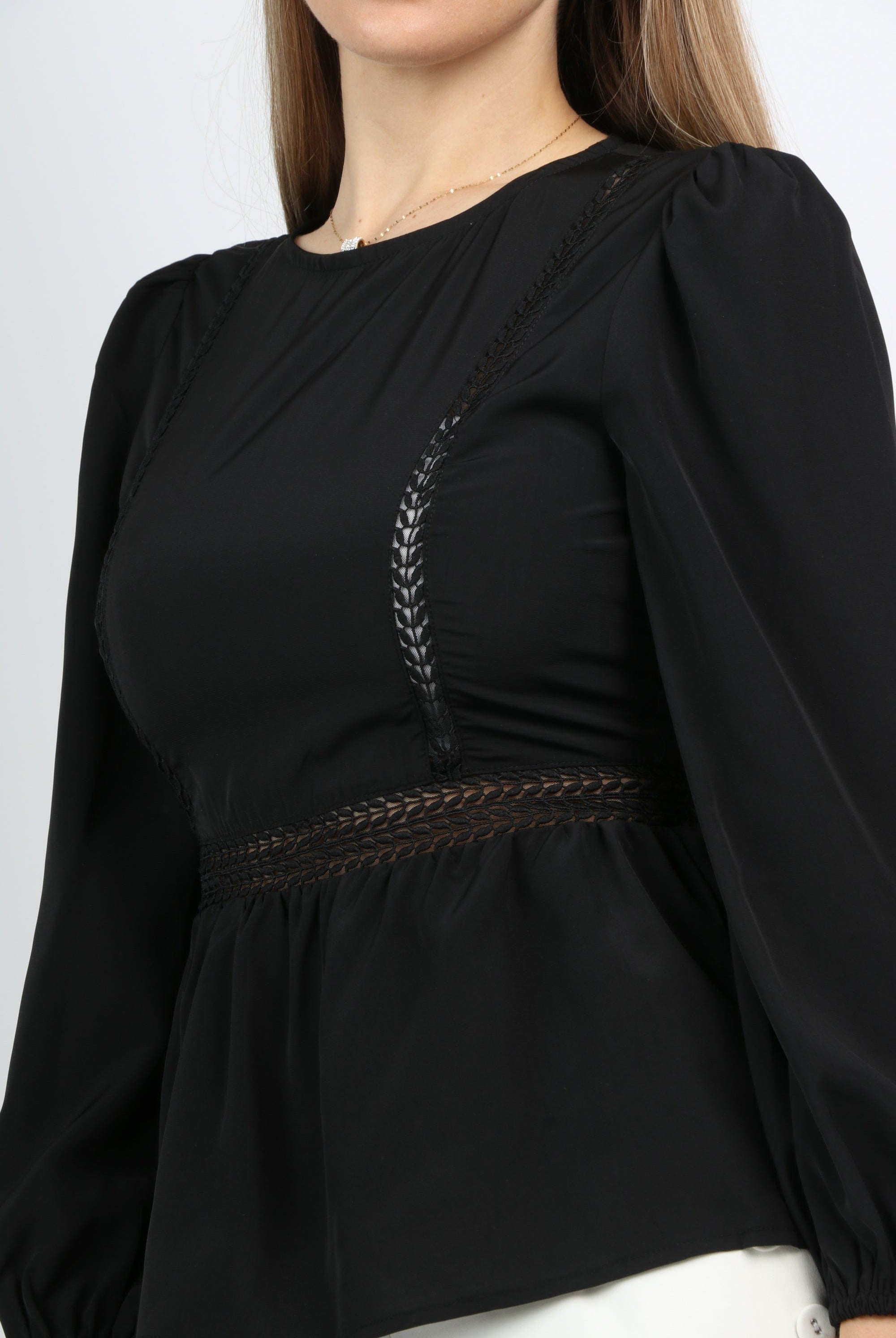 نتشي بلوزة كلاسيك مخصرة بتطريز على الجانبين كم طويل منفوخ نسائي