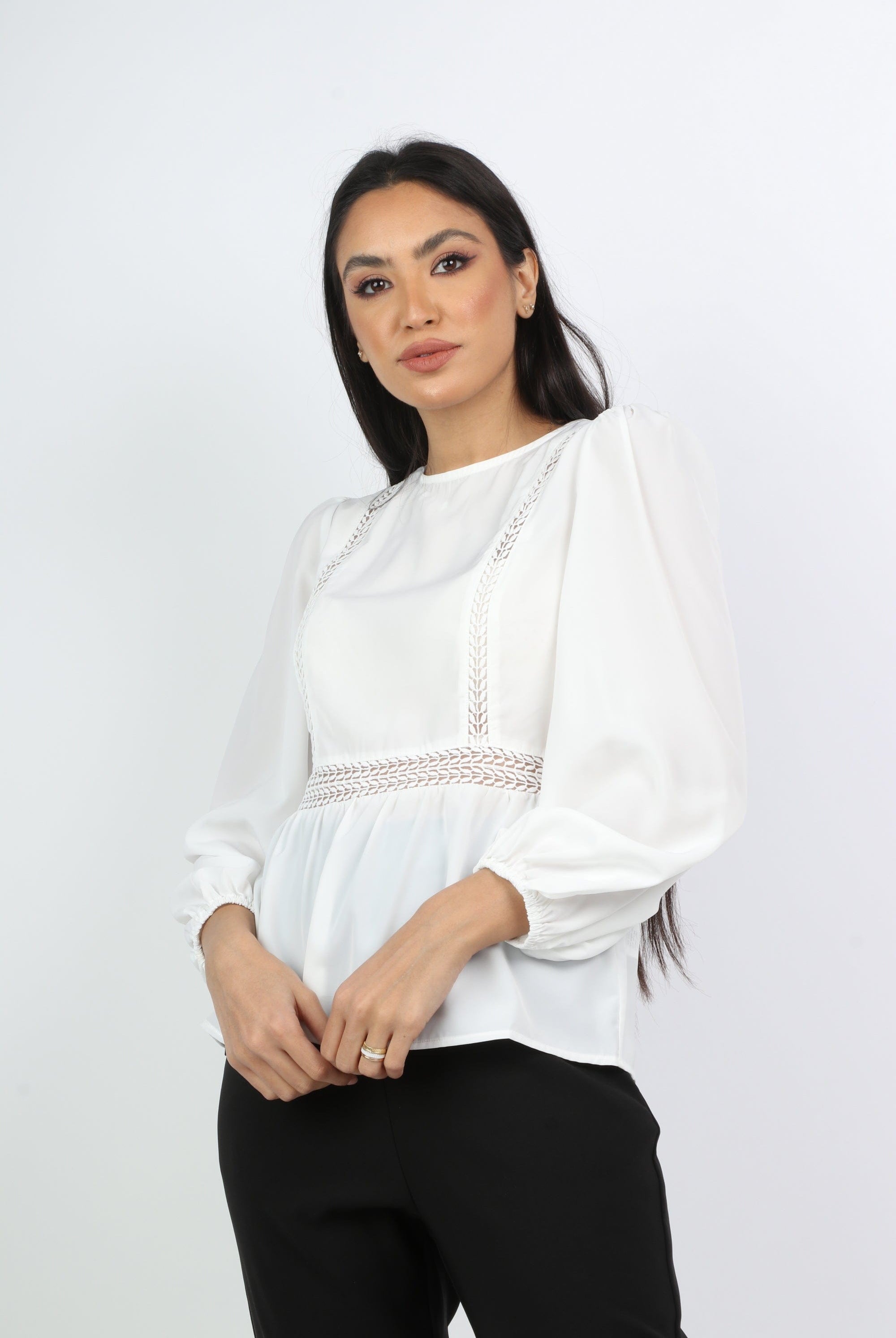 نتشي بلوزة كلاسيك مخصرة بتطريز على الجانبين كم طويل منفوخ نسائي