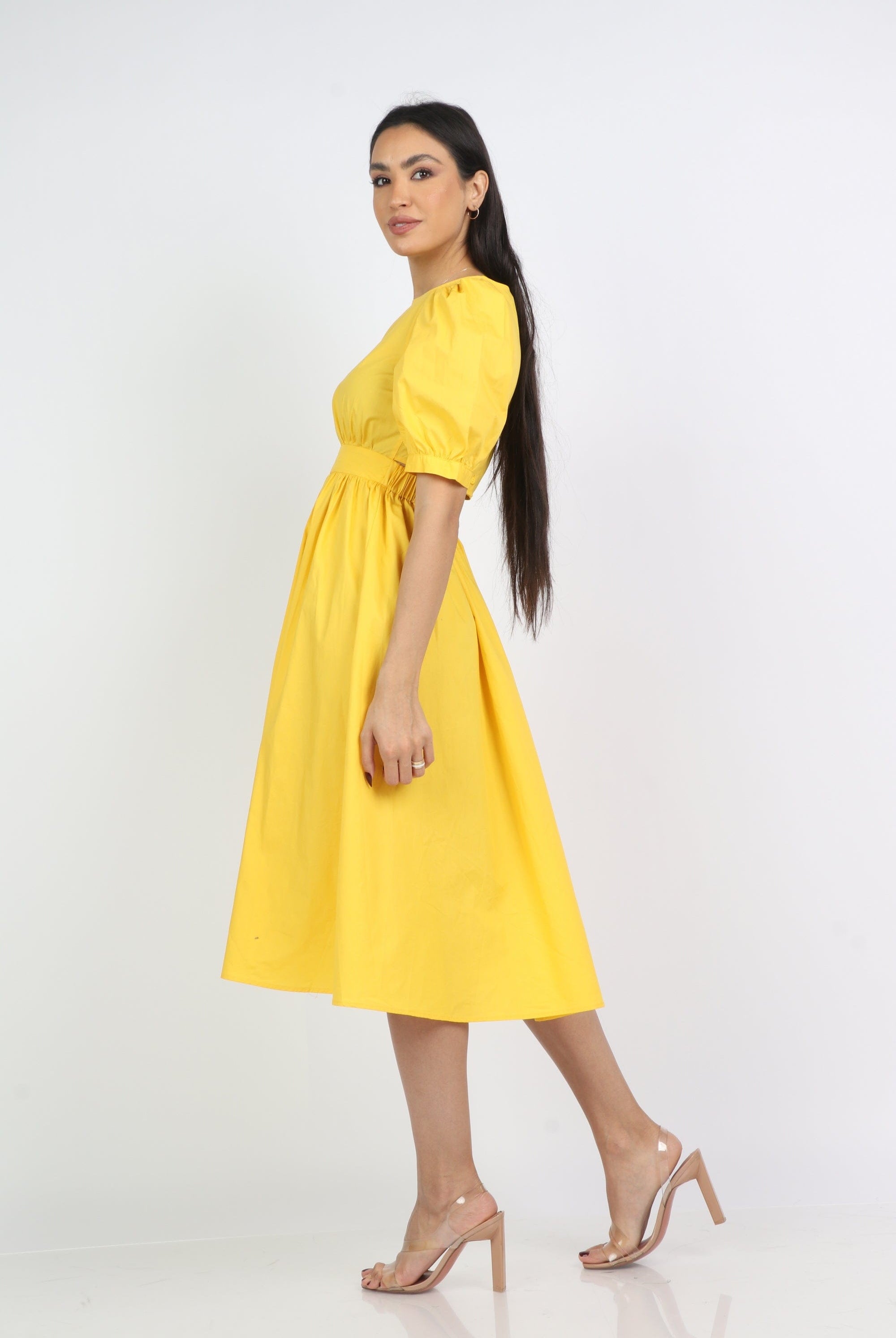 نتشي فستان ميدي مخصر بكتف منفوخ بكم قصير