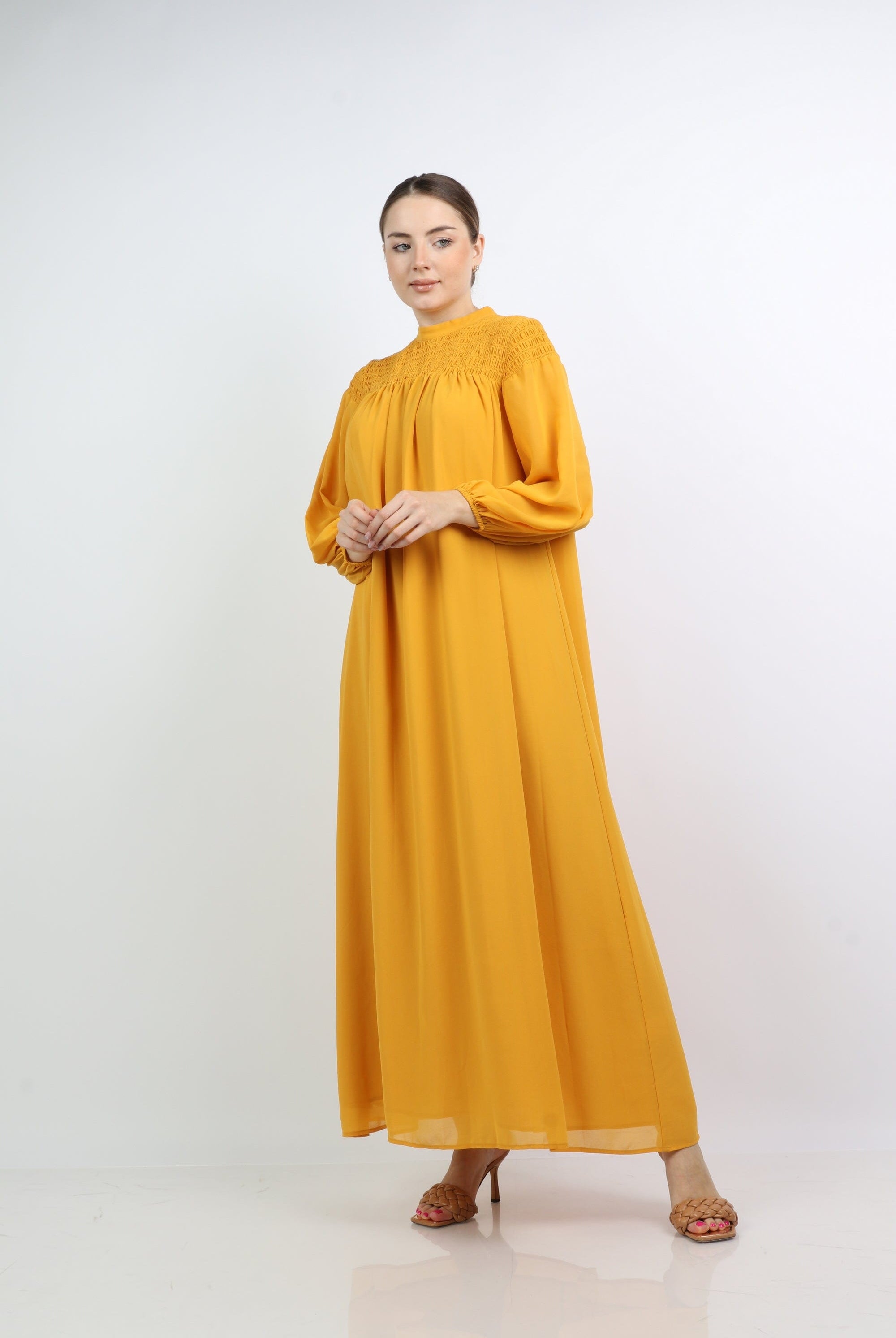 نتشي فستان وسيع طويل ناعم بكشكشة عند الصدر كم طويل