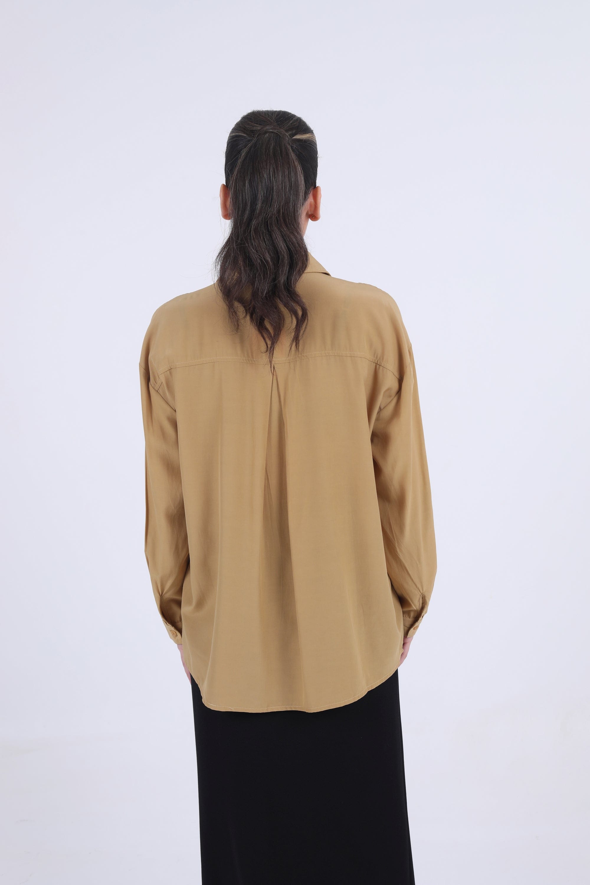 نتشي قميص كلاسيك سادة كم طويل منفوخ نسائي