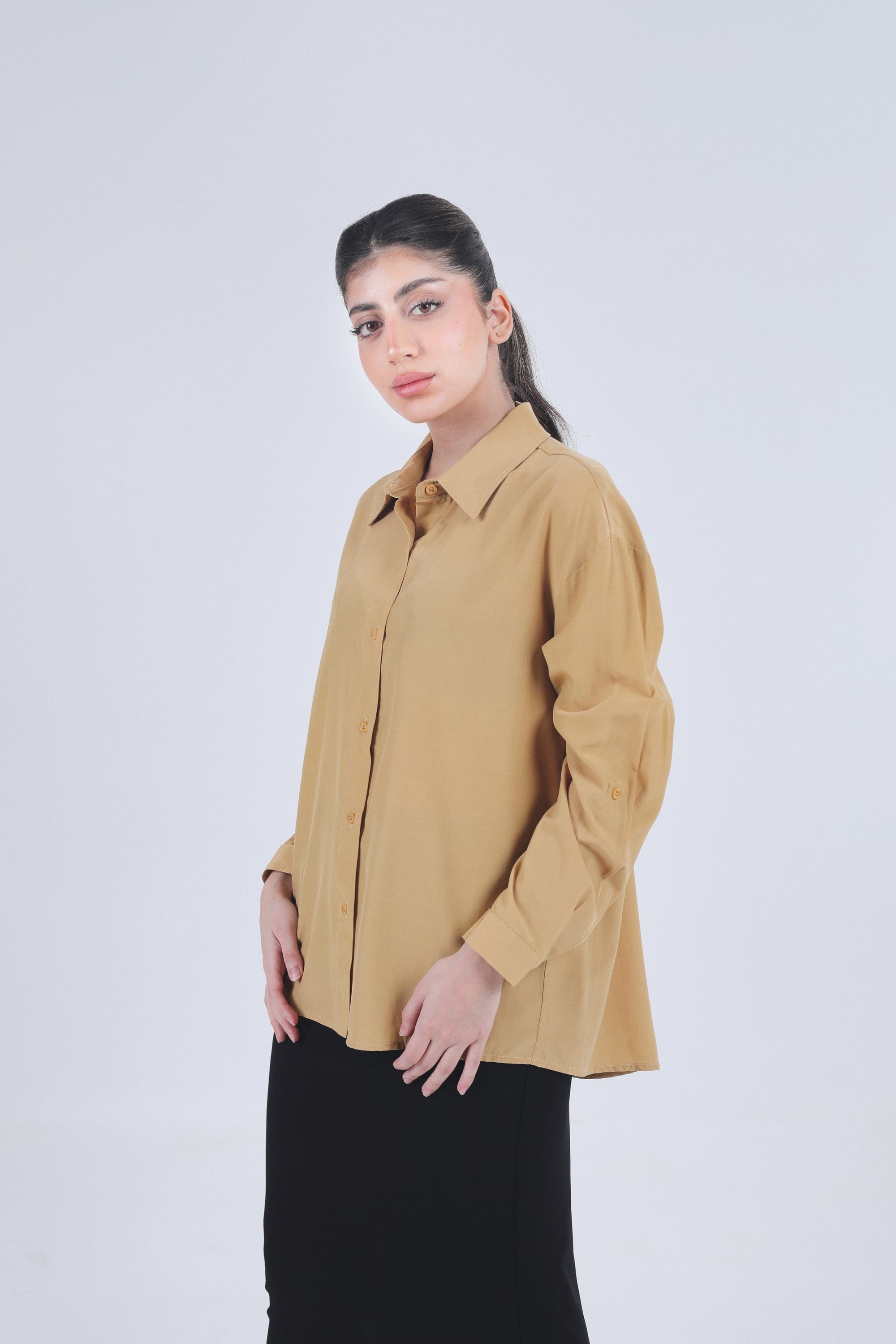 نتشي قميص كلاسيك سادة كم طويل منفوخ نسائي