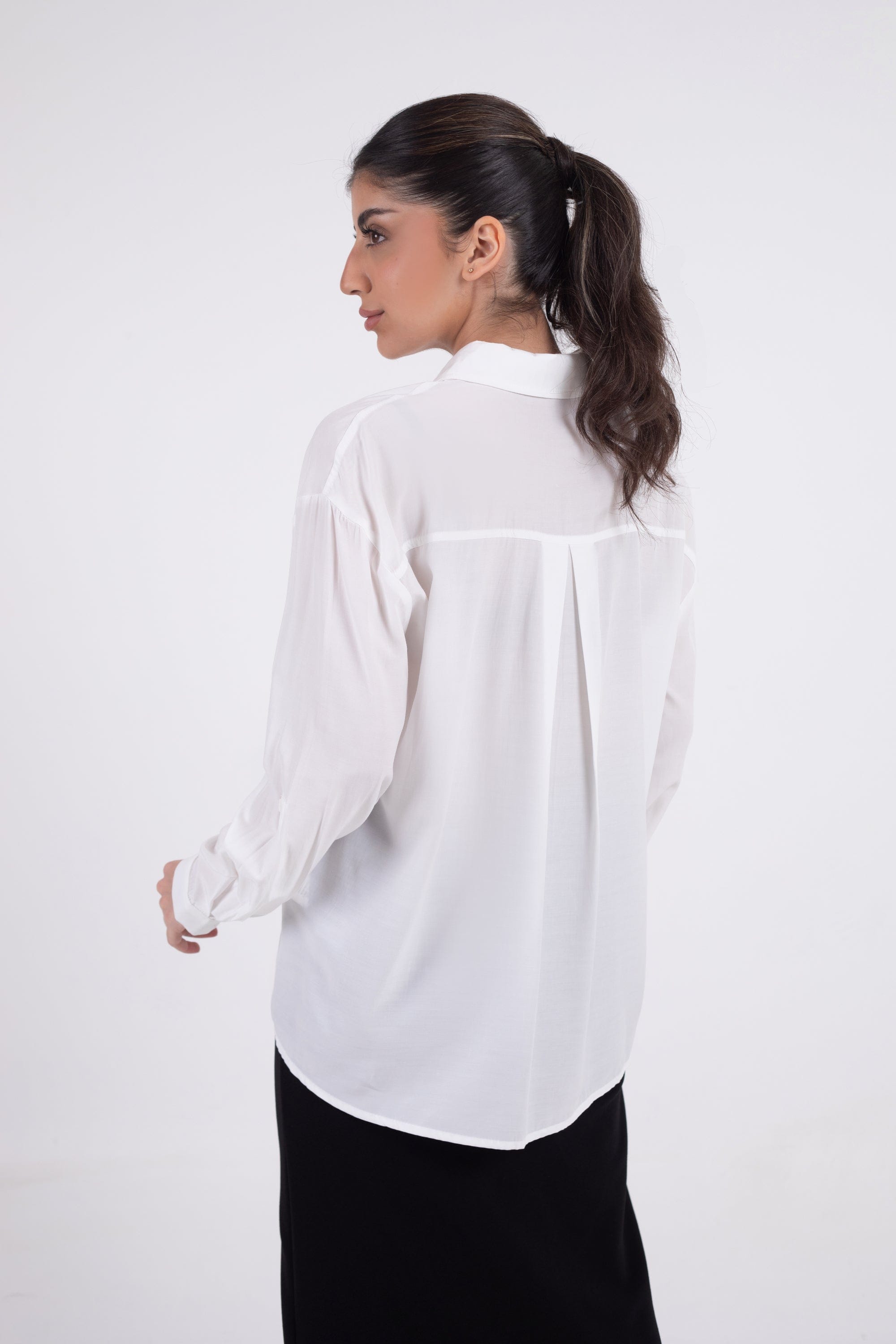 نتشي قميص كلاسيك سادة كم طويل منفوخ نسائي