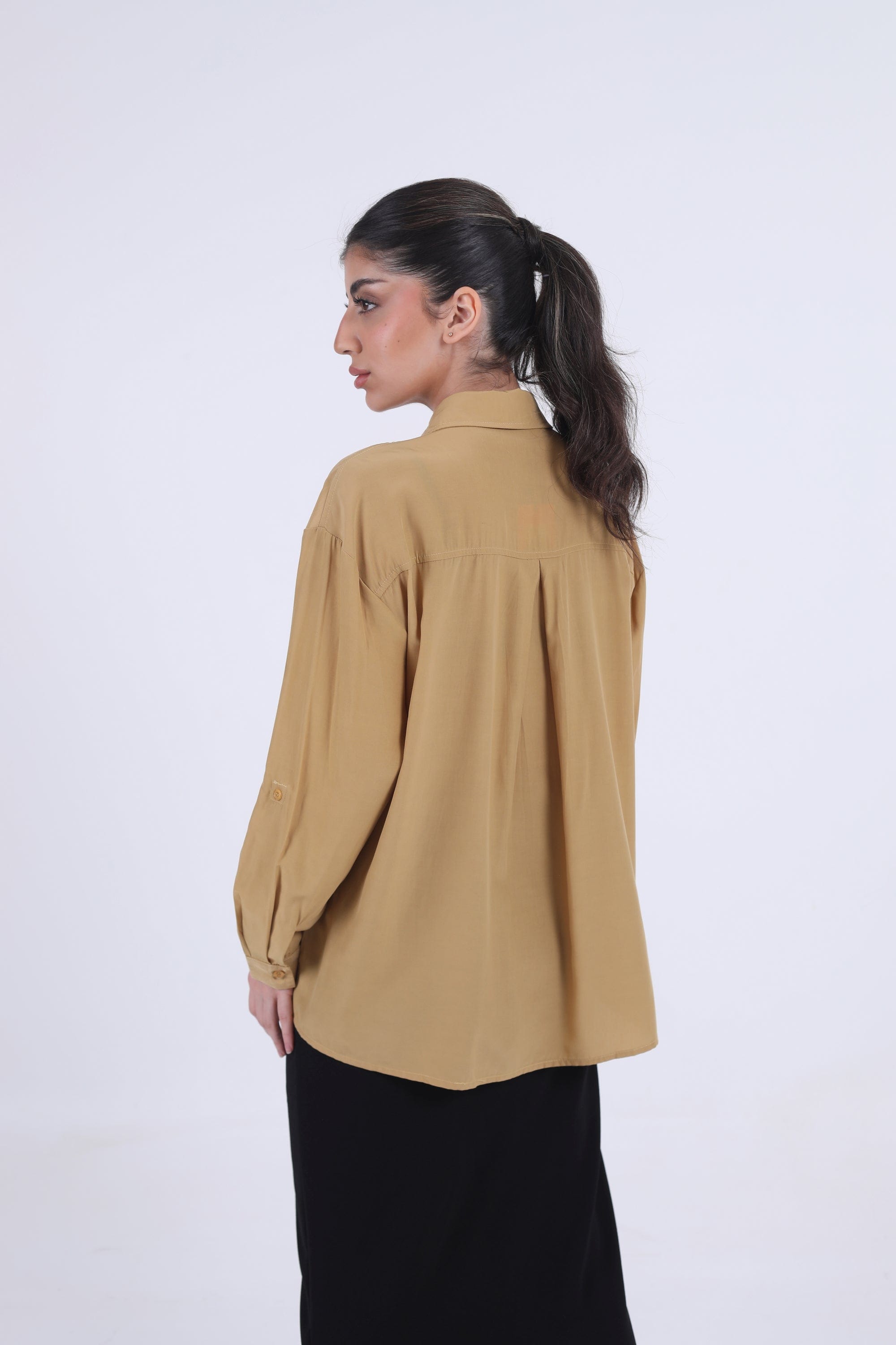 نتشي قميص كلاسيك سادة كم طويل منفوخ نسائي