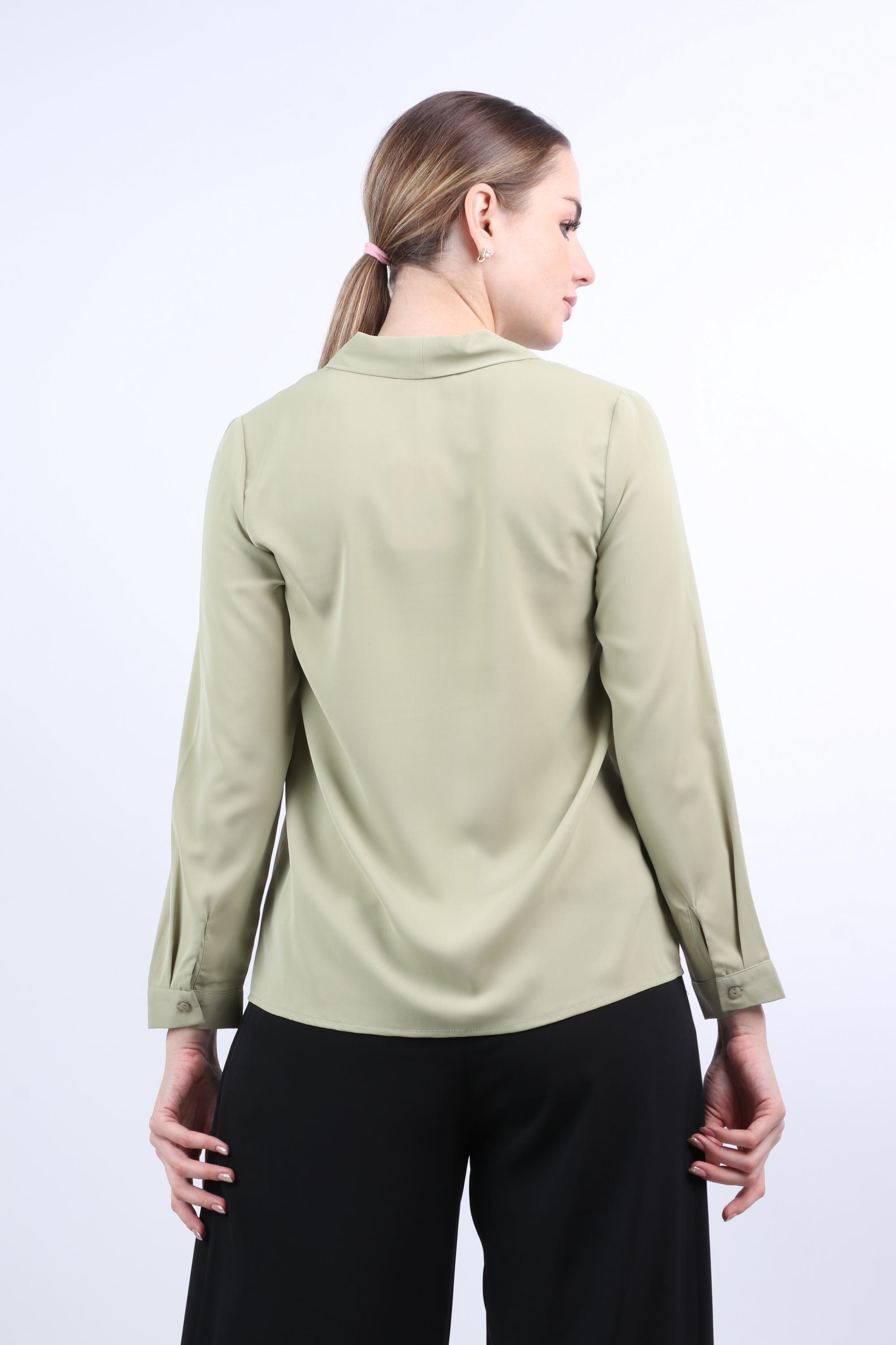 نتشي قميص سادة بكسرتين كم طويل نسائي