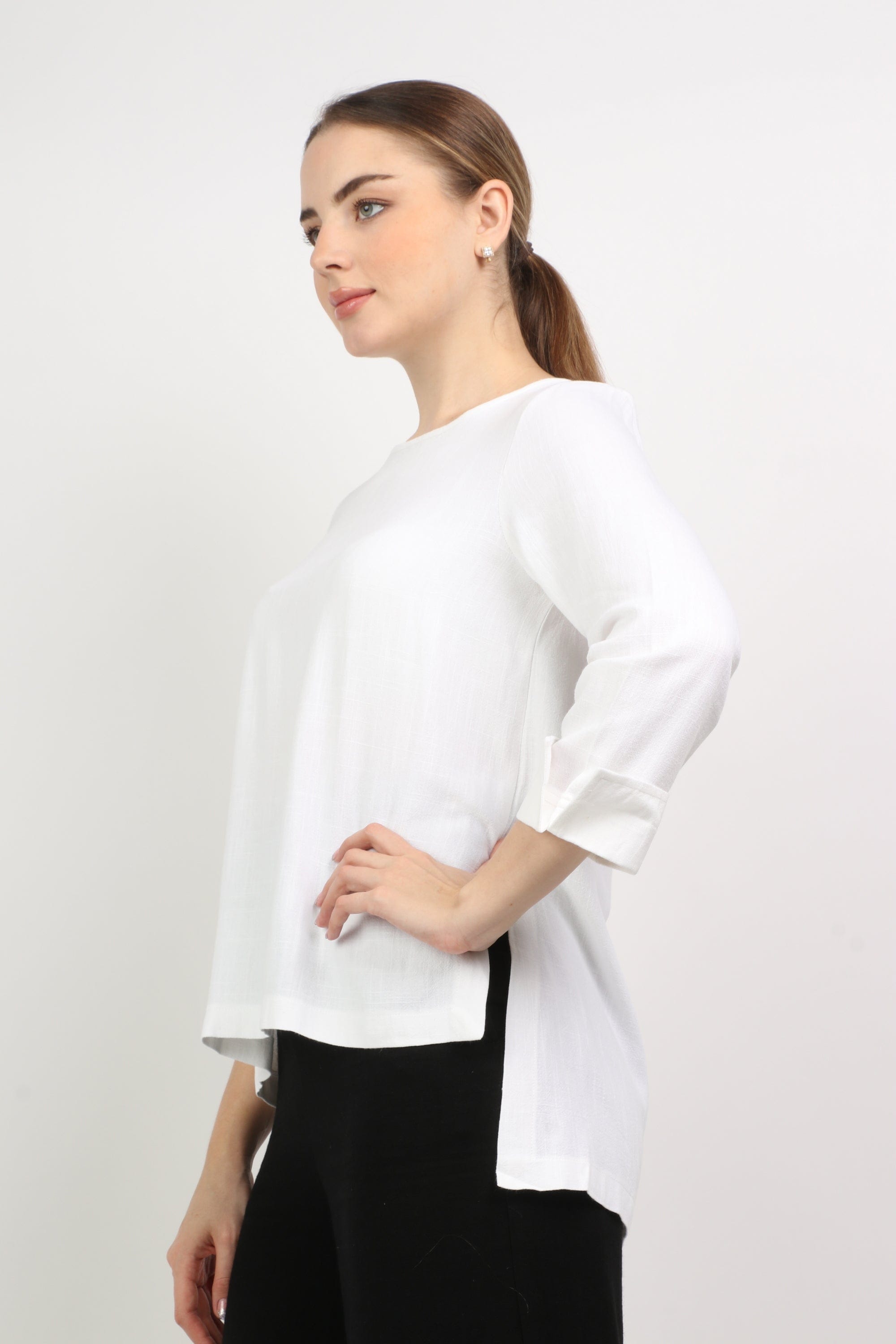 نتشي بلوزة سادة طويلة من الخلف قصيرة من الأمام بكم طويل نسائي