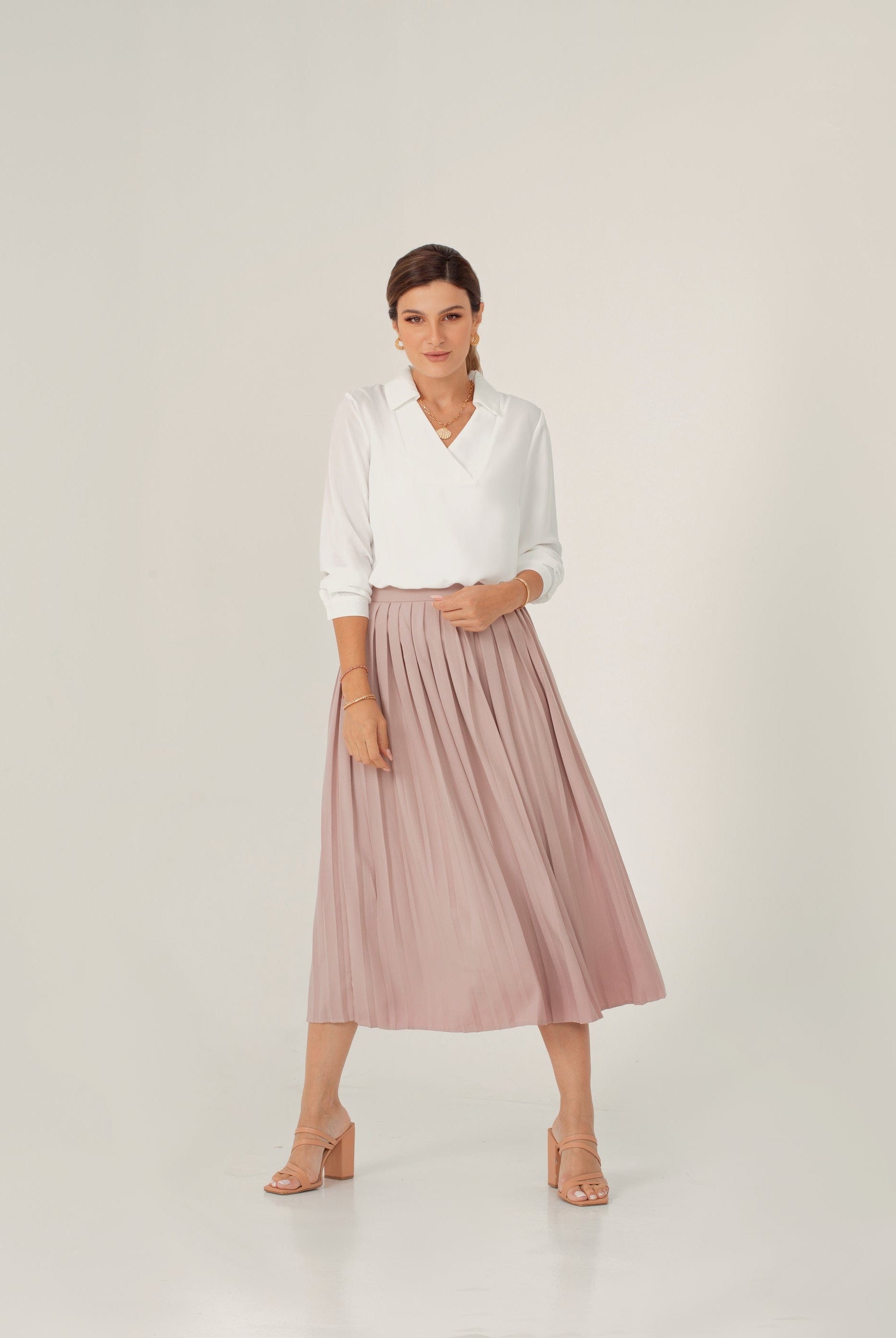 نتشي بلوزة سادة سبعة بياقة وكم طويل نسائي