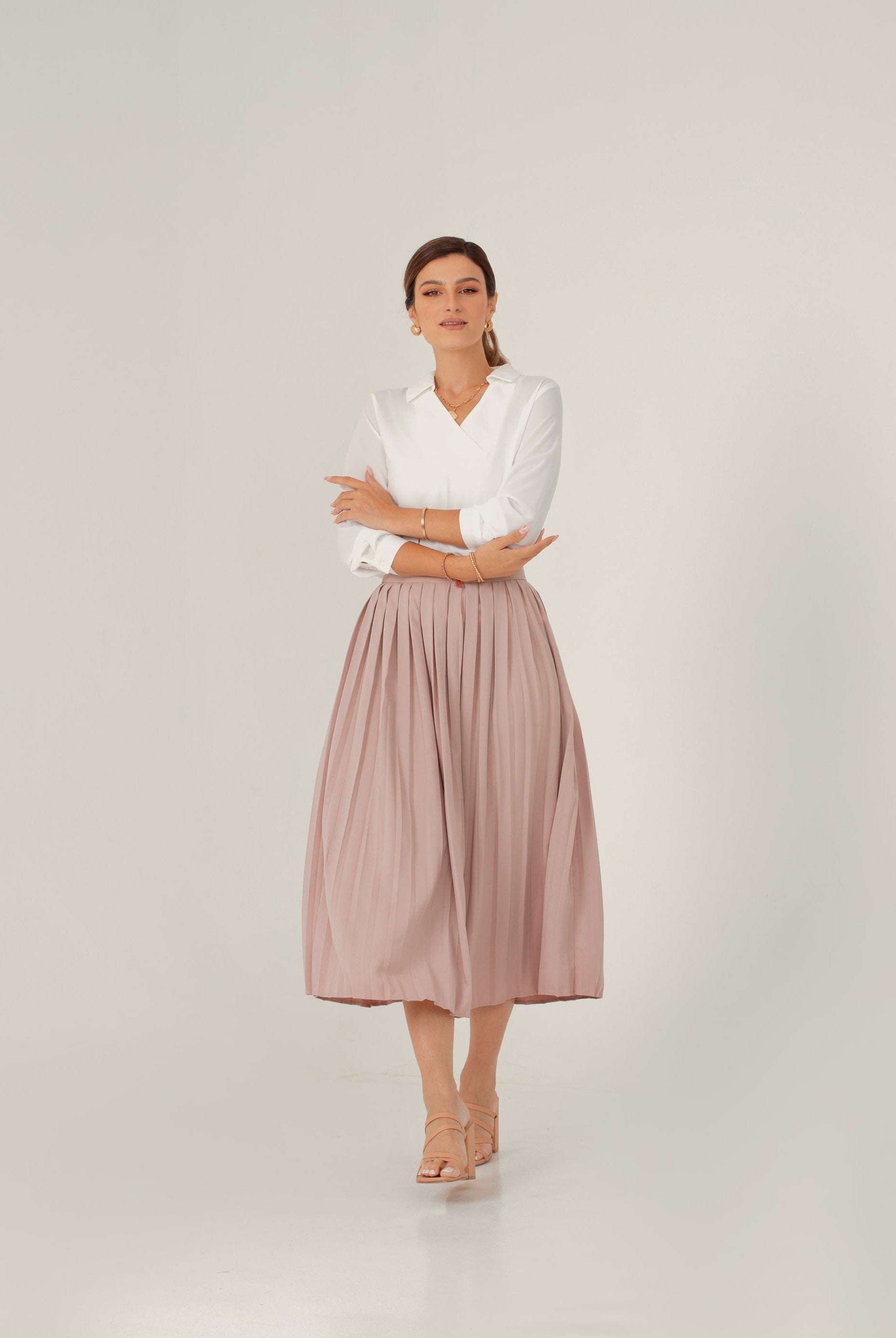 نتشي بلوزة سادة سبعة بياقة وكم طويل نسائي