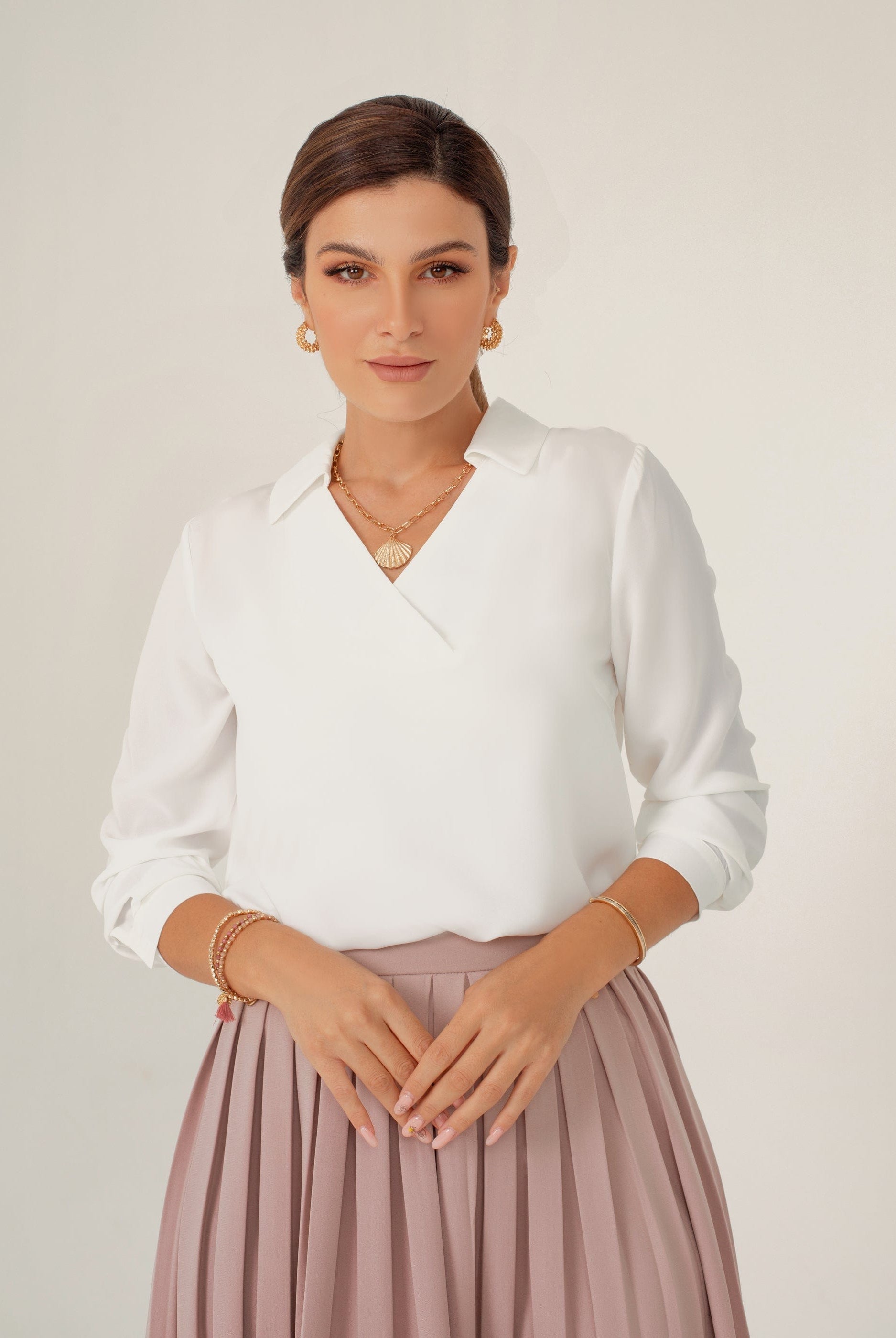 نتشي بلوزة سادة سبعة بياقة وكم طويل نسائي