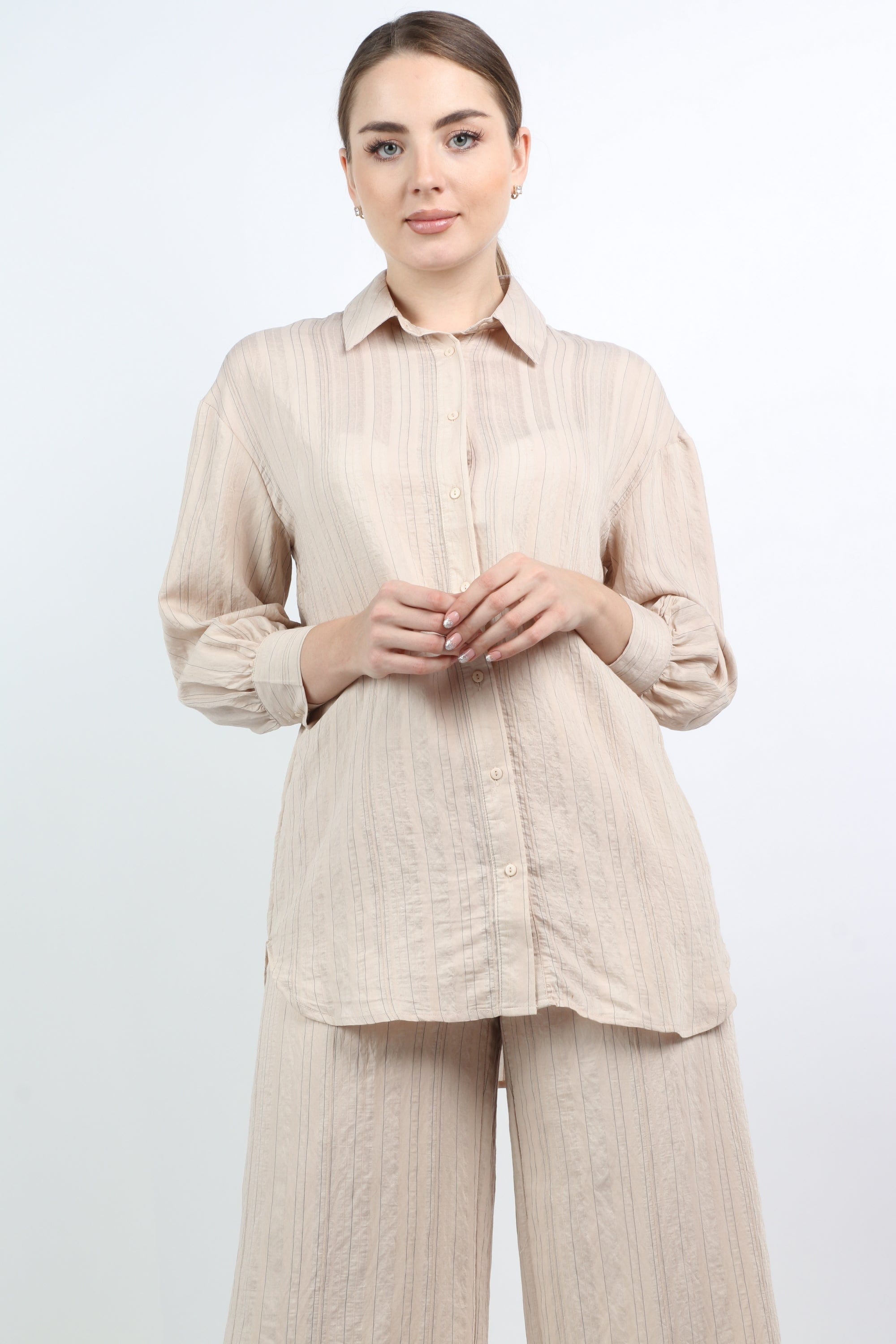 نتشي قميص مقلم كلاسيك كم طويل نسائي