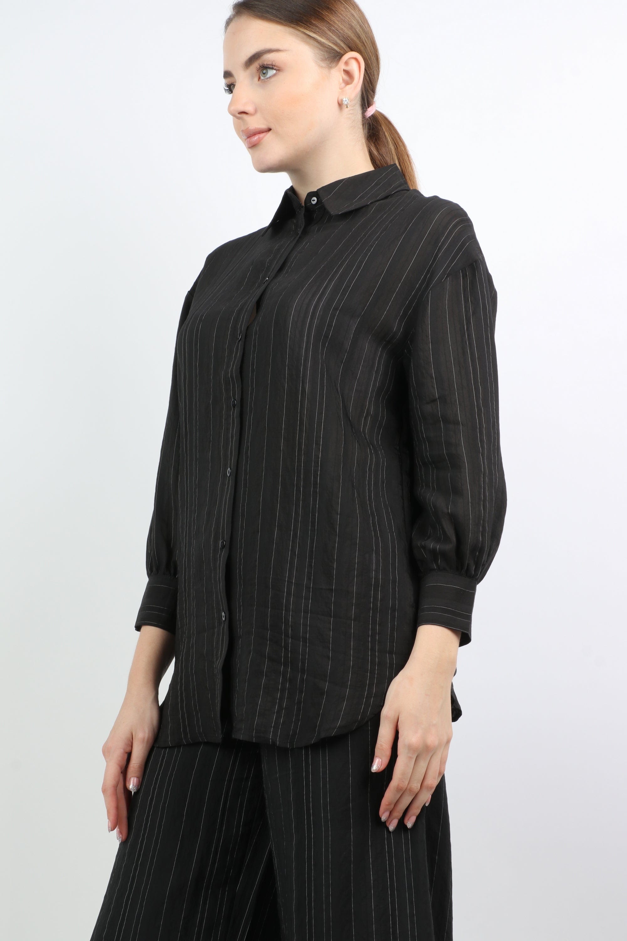 نتشي قميص مقلم كلاسيك كم طويل نسائي