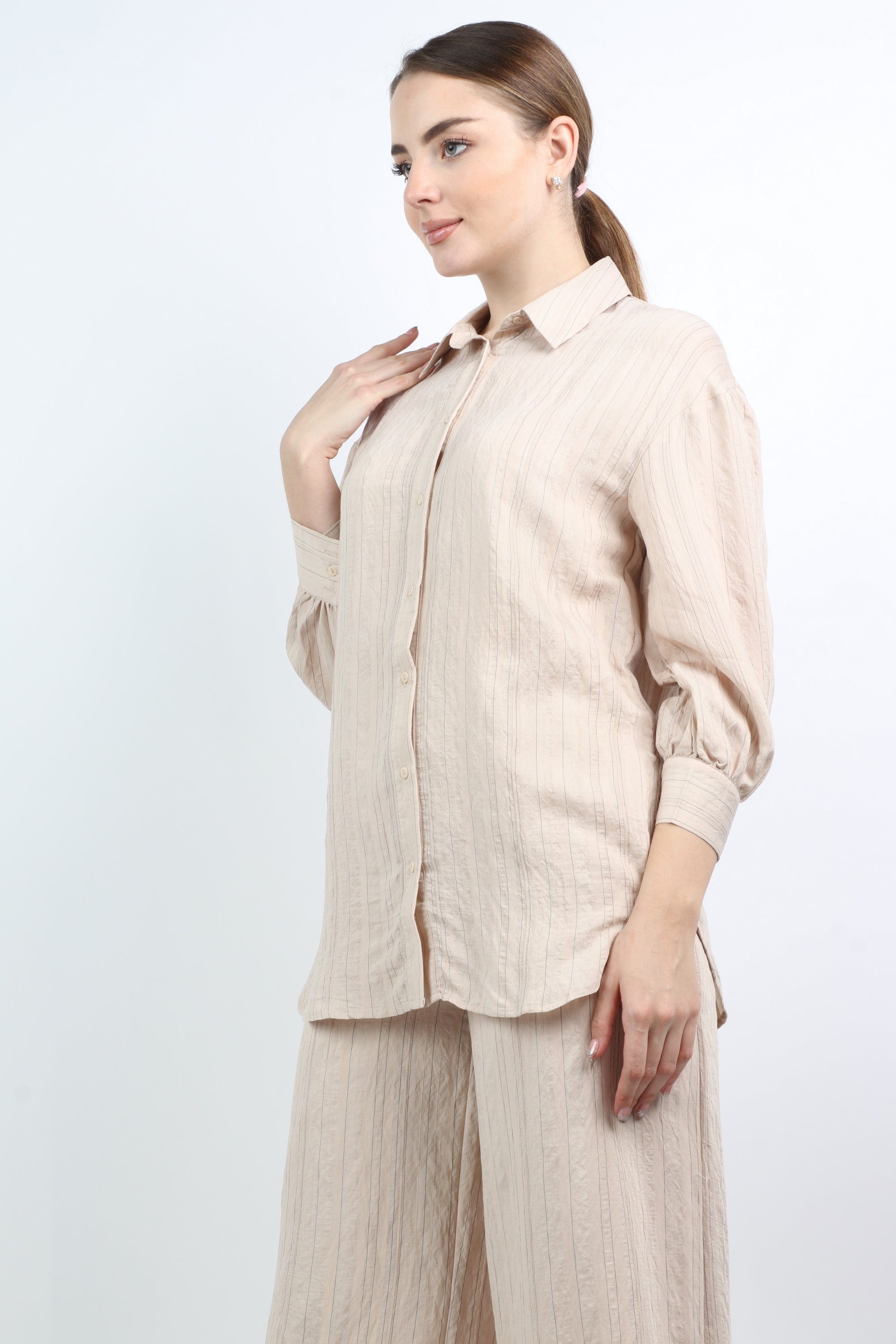 نتشي قميص مقلم كلاسيك كم طويل نسائي