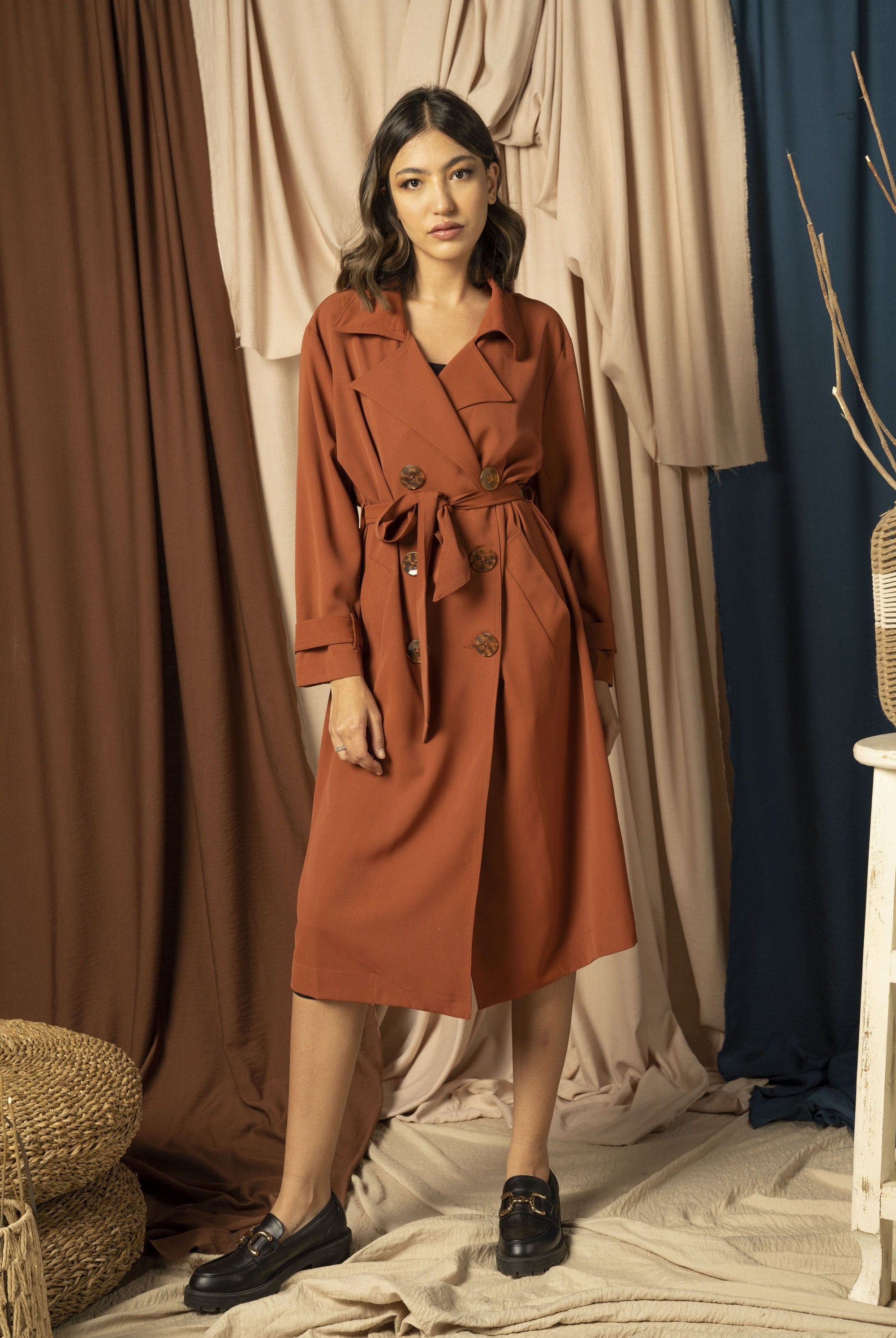 نتشي بالطو نسائي طويل برباط للخصر