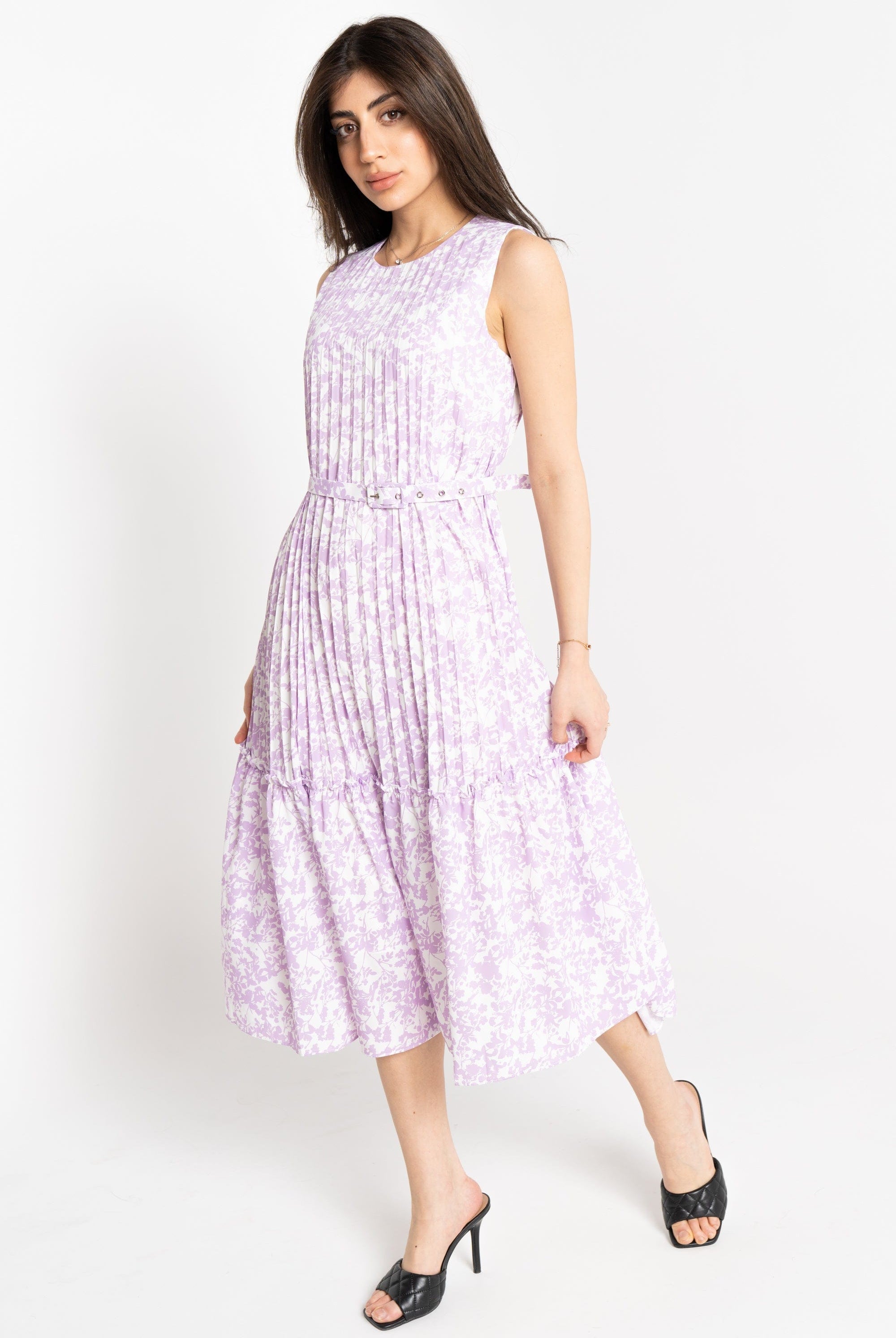 نتشي فستان ميدي بدون أكمام مشجر بياقة دائرية