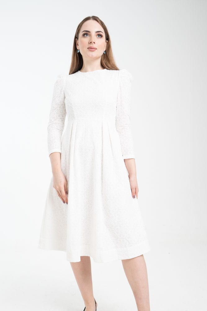 ูุชุดู ูุณุชุงู ู
ูุฏู ุจุฃูู
ุงู
ุทูููุฉ ูู
ูููุฎุฉ