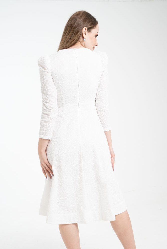 نتشي فستان ميدي بأكمام طويلة ومنفوخة