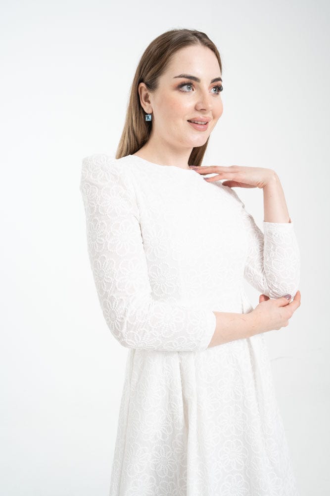 ูุชุดู ูุณุชุงู ู
ูุฏู ุจุฃูู
ุงู
ุทูููุฉ ูู
ูููุฎุฉ