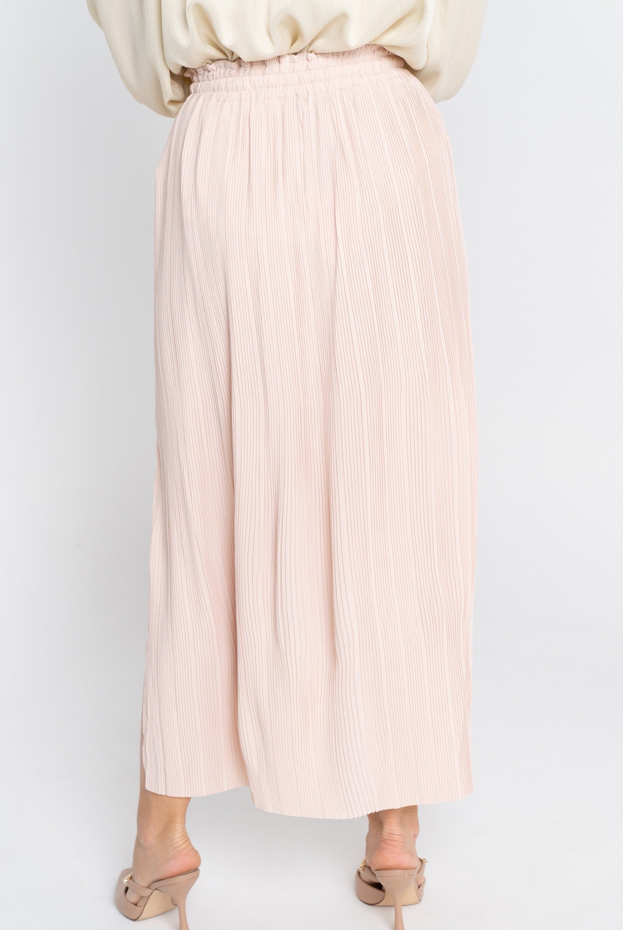 نتشي تنورة ميدي بكسرات صغيرة مفتوحة من الجنب