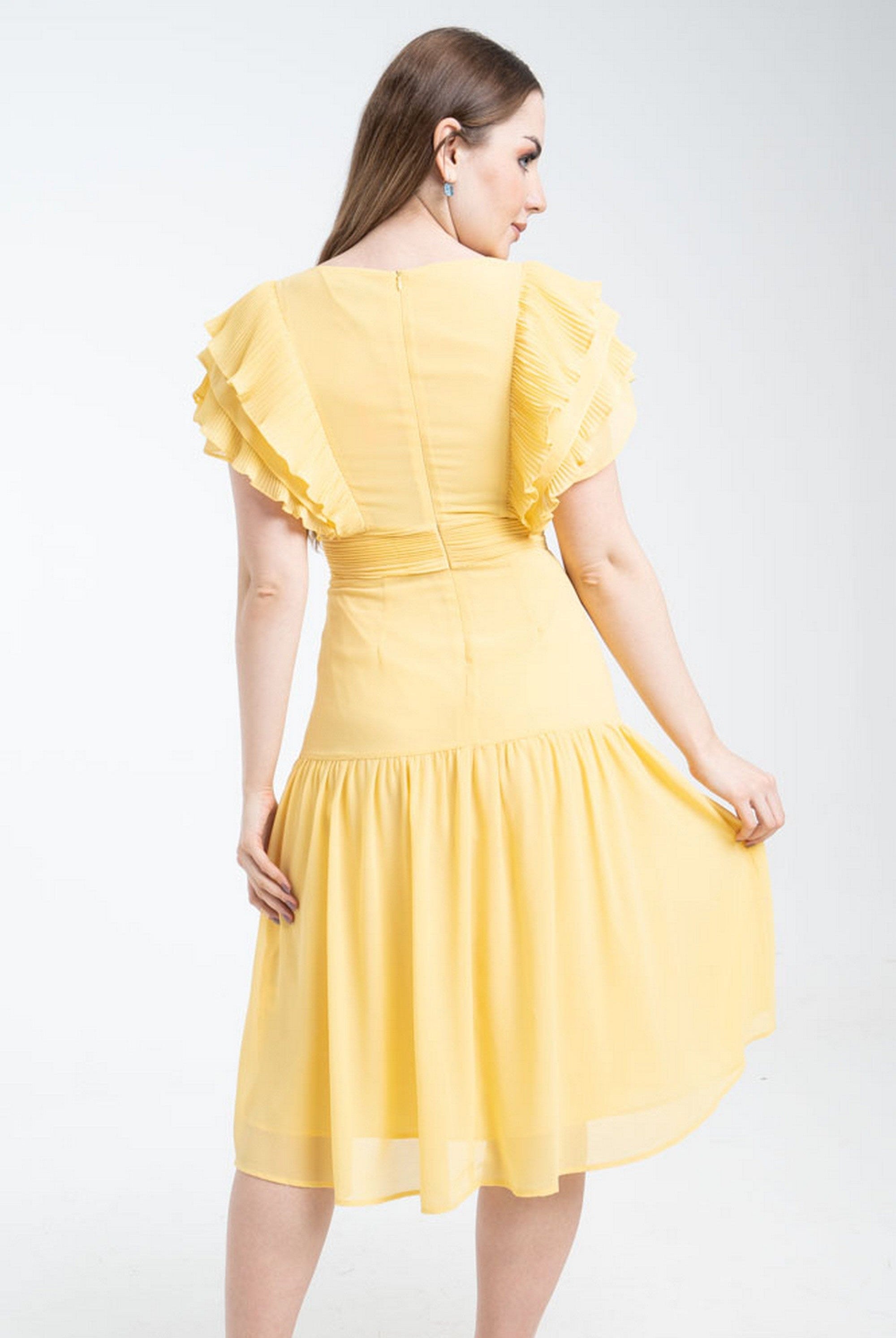 نتشي فستان ميدي سادة بأكمام قصيرة طبقات وياقة دائرية