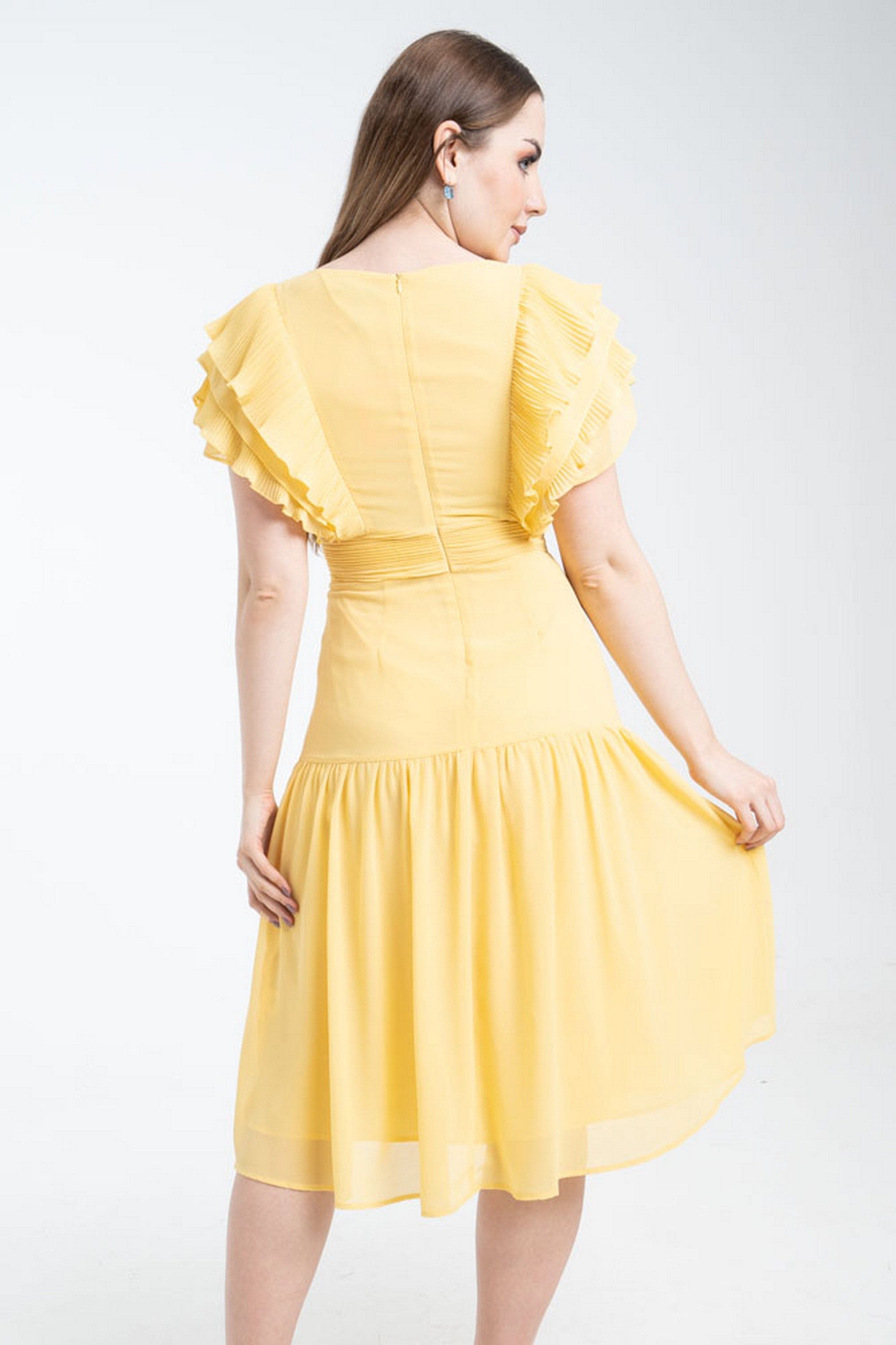 نتشي فستان ميدي سادة بأكمام قصيرة طبقات وياقة دائرية