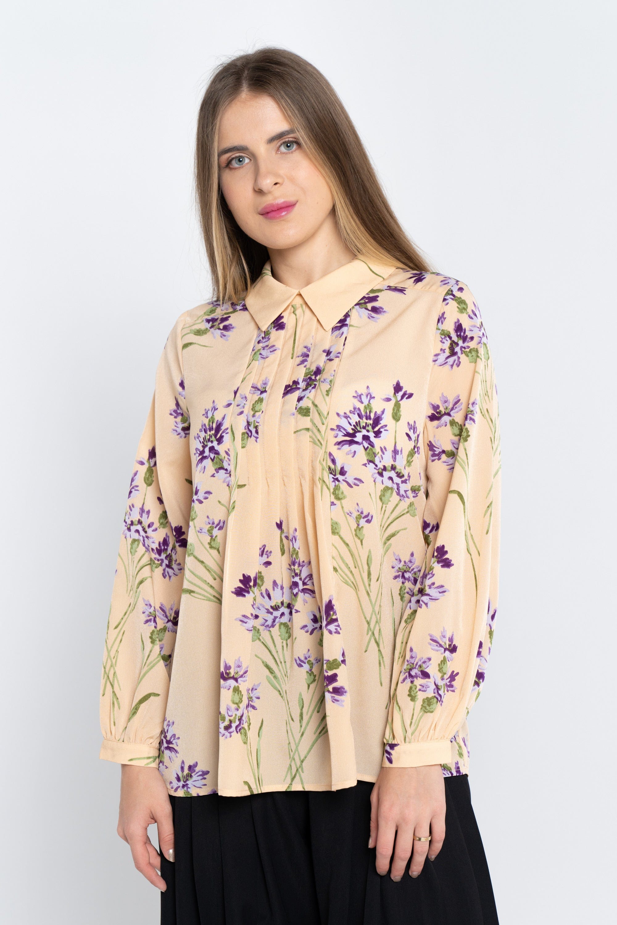 نتشي بلوزة كلاسيك مشجرة أكمام طويلة مع ياقة نسائي